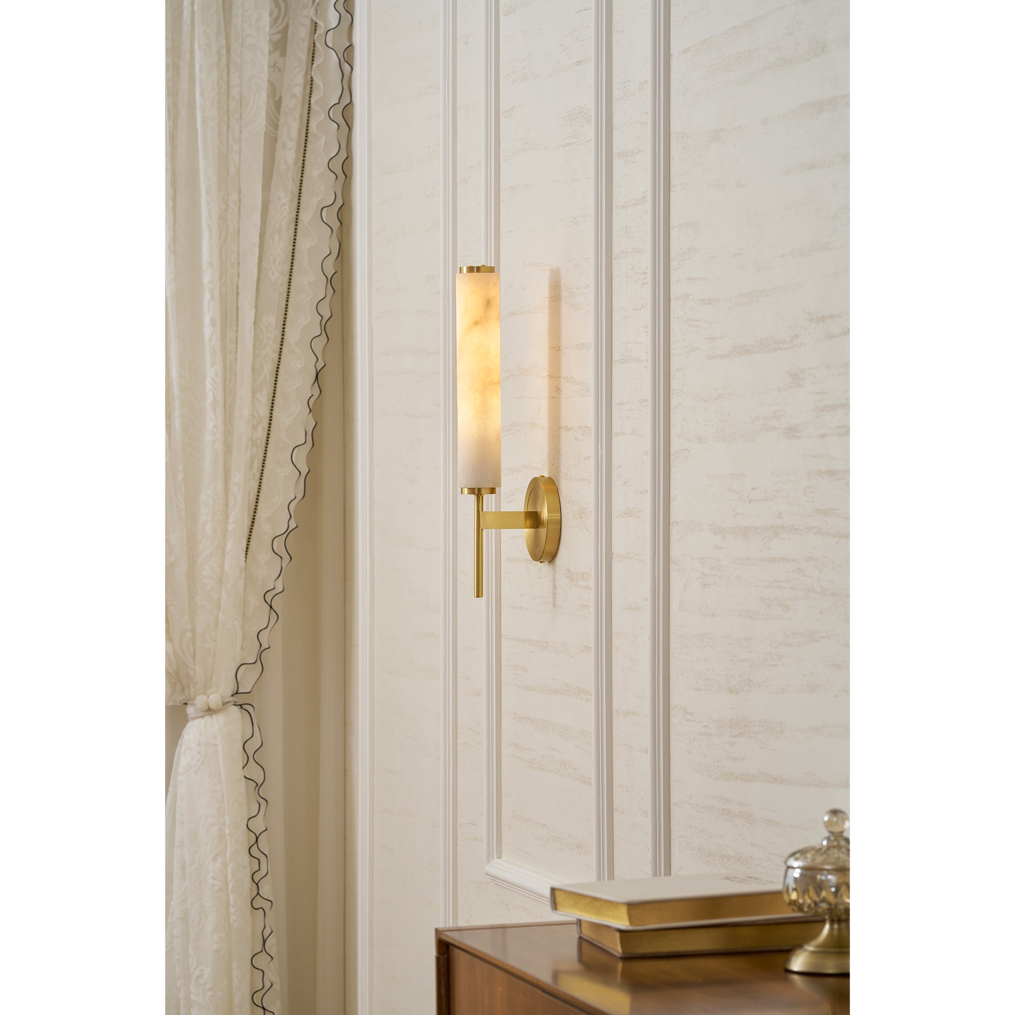 Brindisi Alabaster Wall Lamp