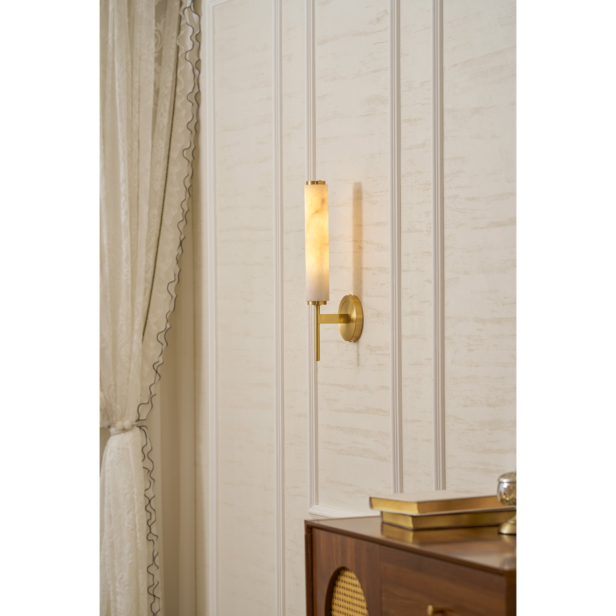 Brindisi Alabaster Wall Lamp