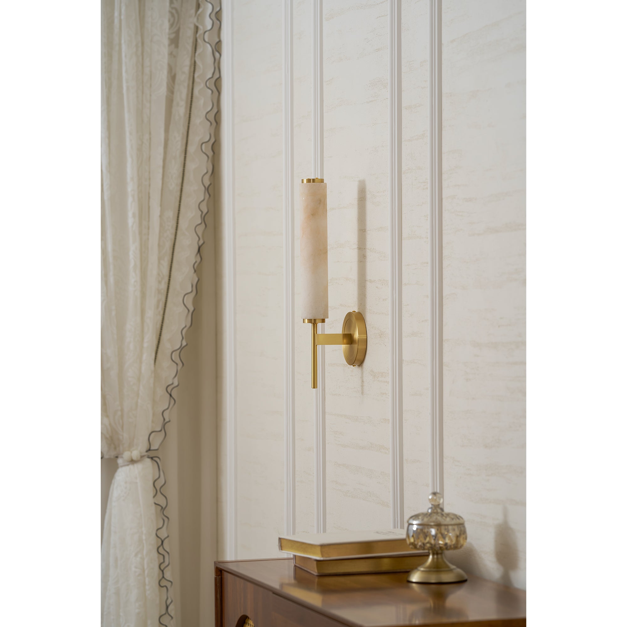 Brindisi Alabaster Wall Lamp