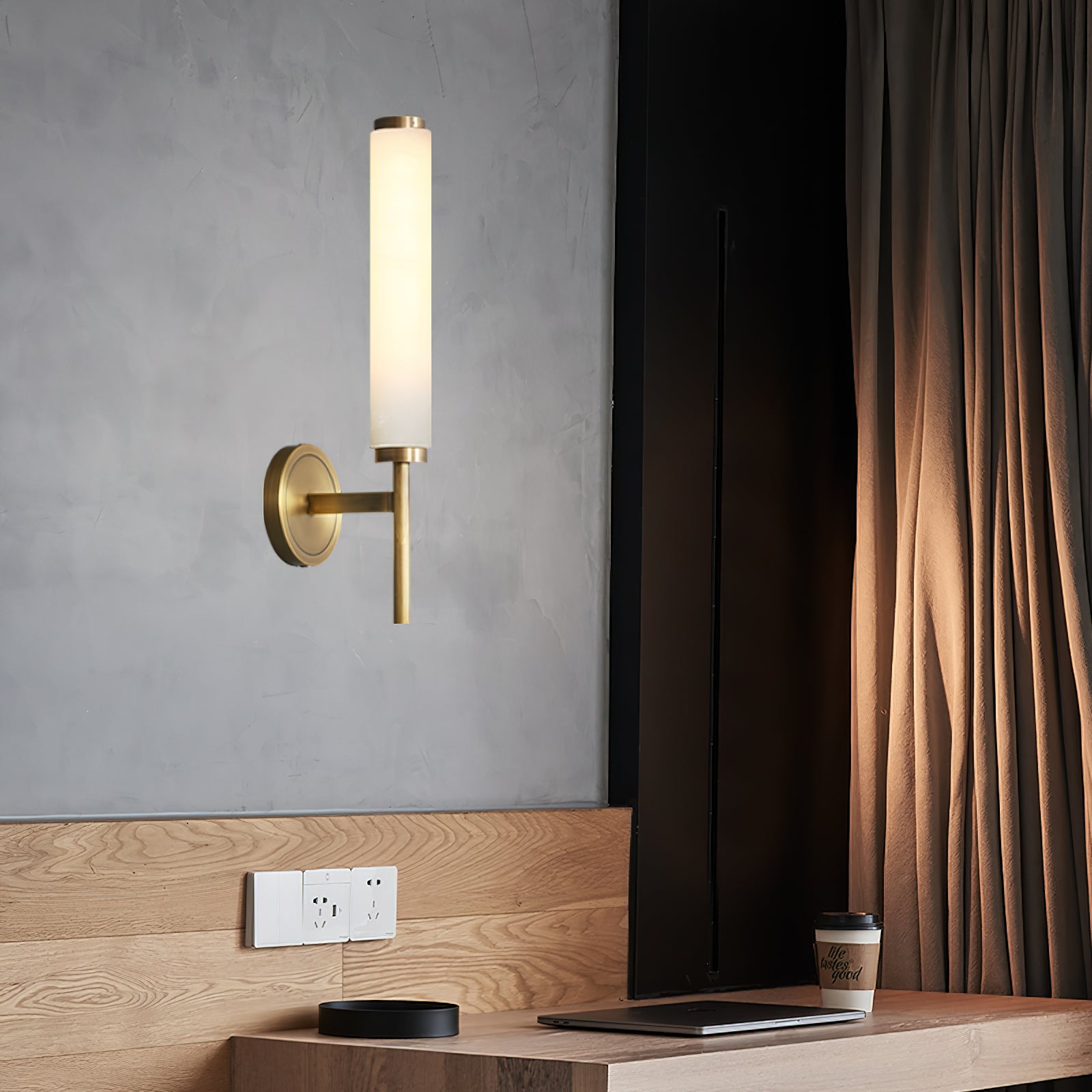 Brindisi Wall Lamp