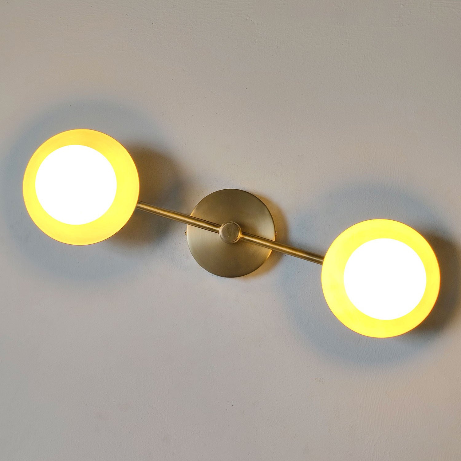 Cara Wall Lamp
