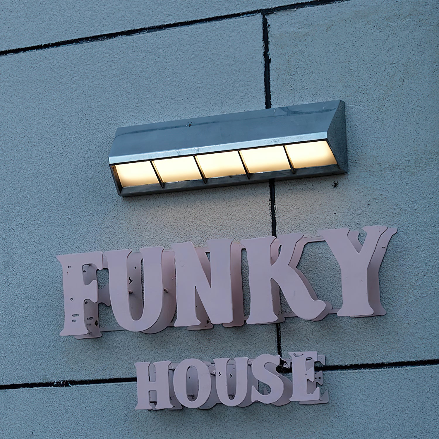 Cedrick LED Wall Lamp