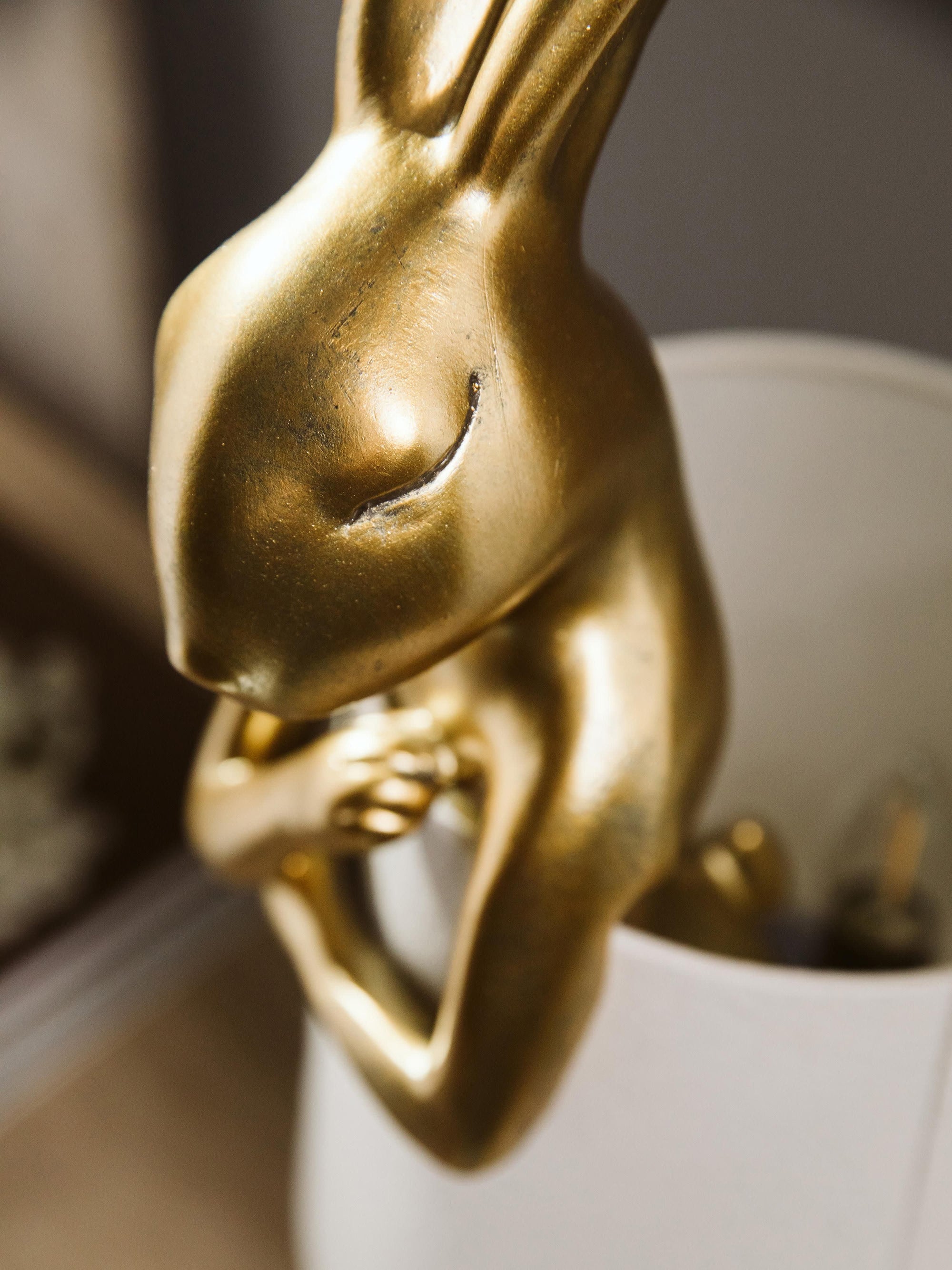 Chester Rabbit Table Lamp