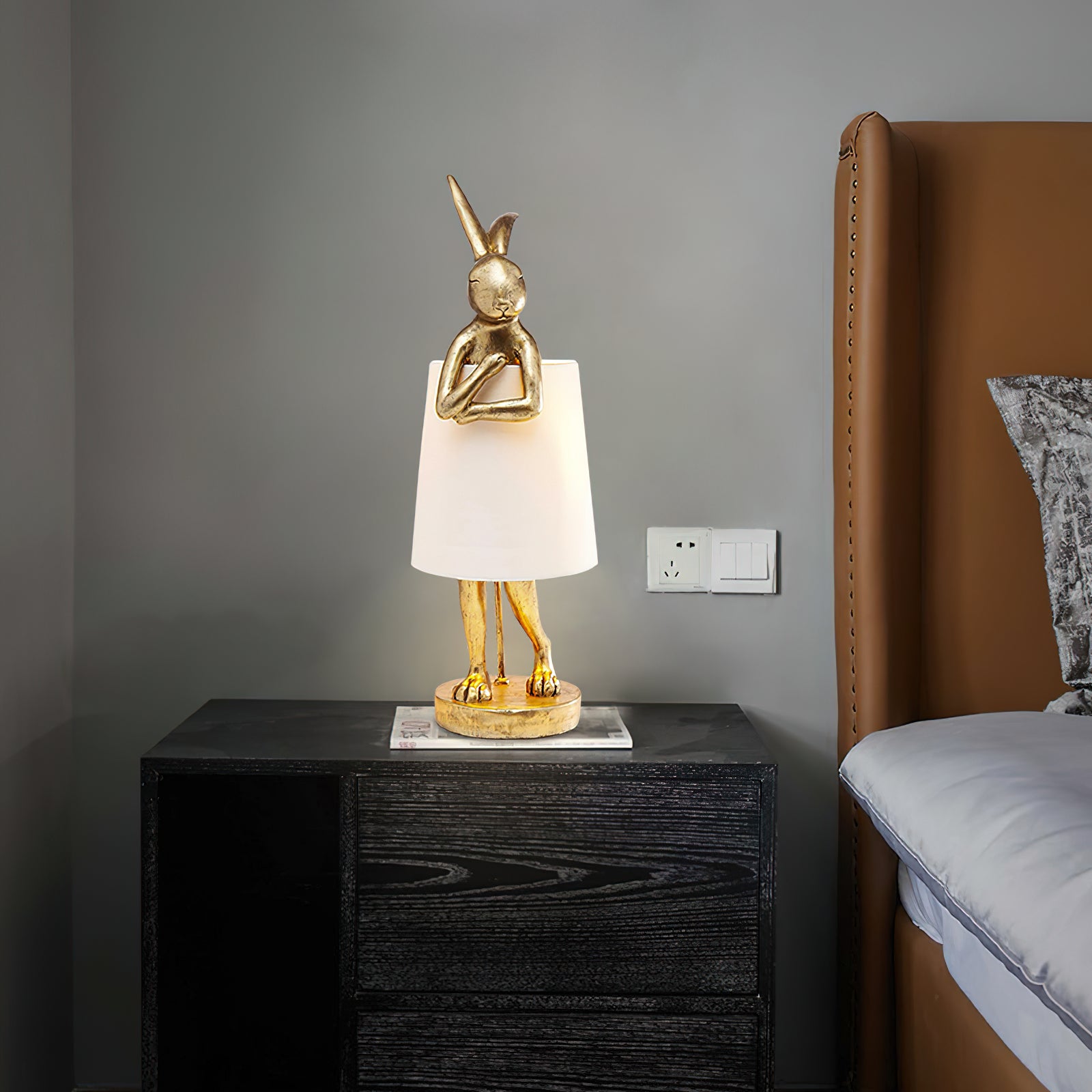 Chester Rabbit Table Lamp