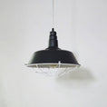Bild in Galerie-Betrachter laden, Red Barn Dome Pendelleuchte
