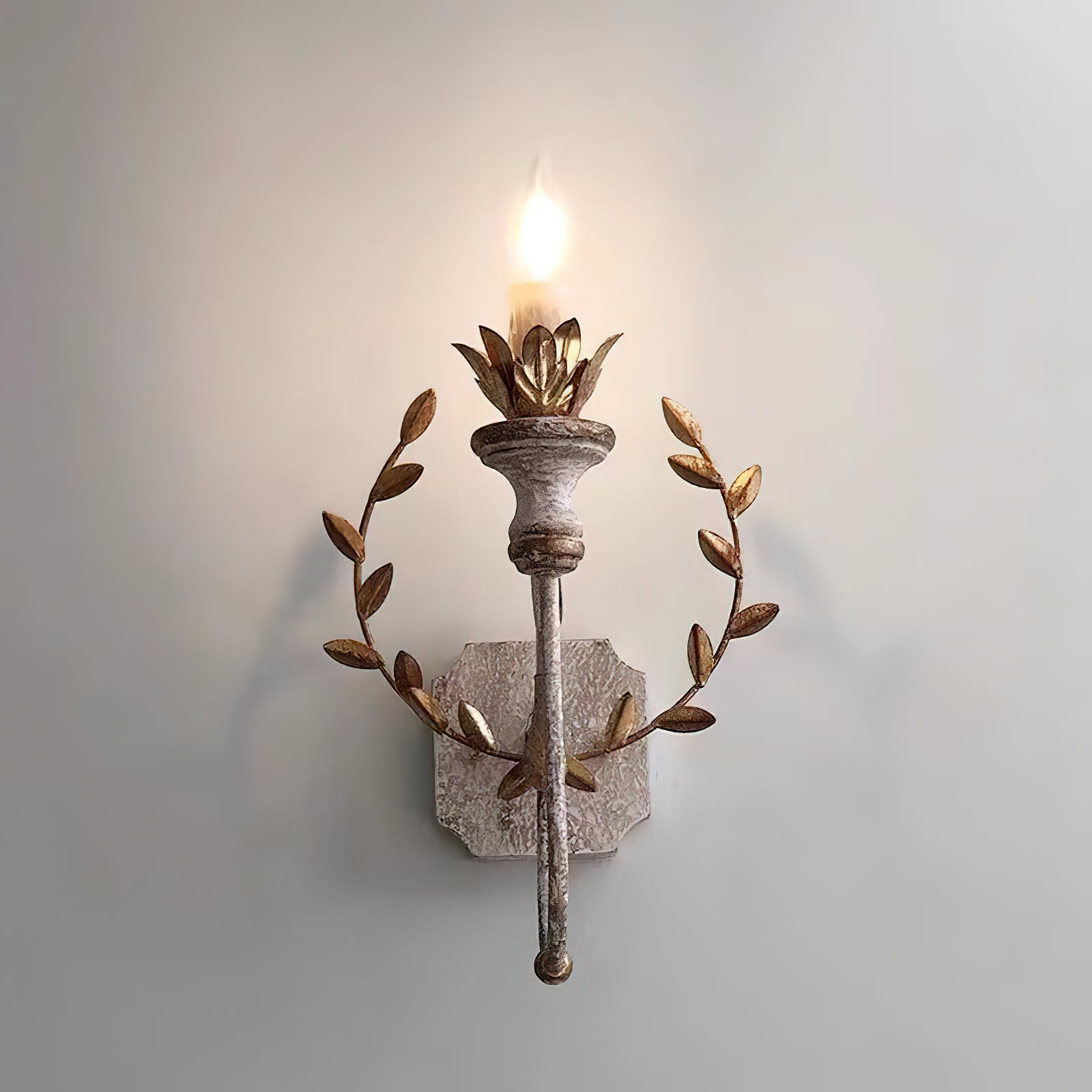 Cumiers Wall Lamp