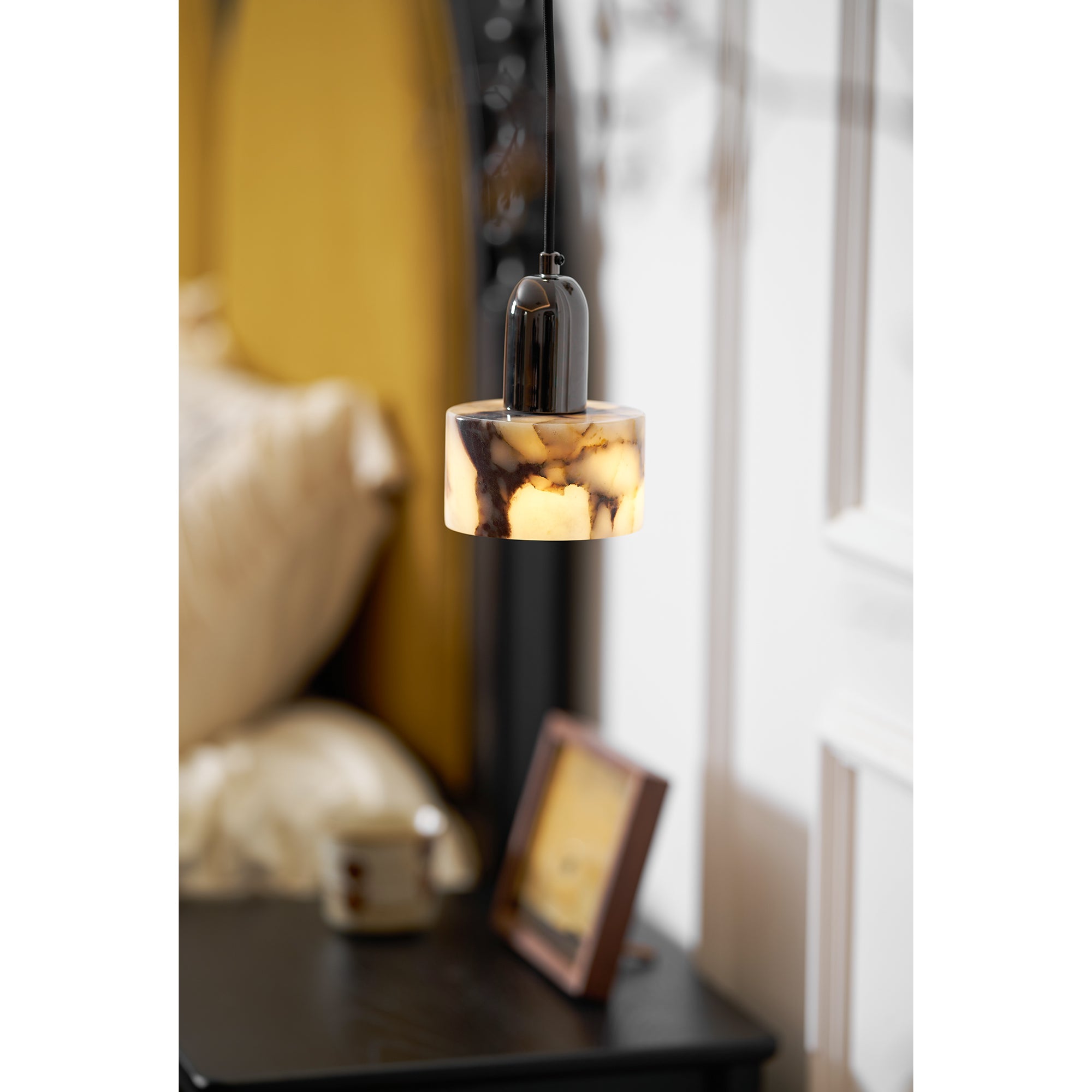 Dekum Marble Pendant Lamp