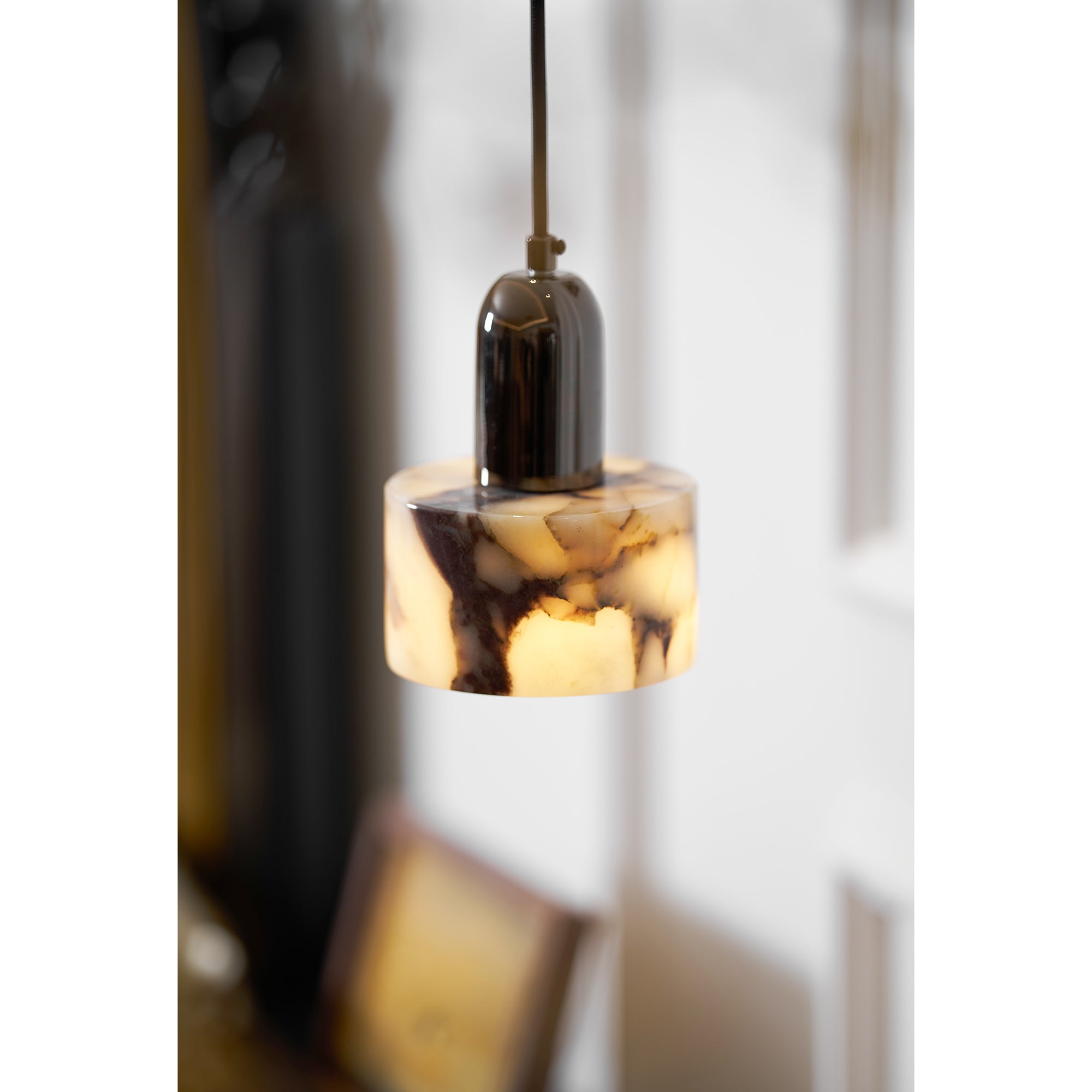 Dekum Marble Pendant Lamp