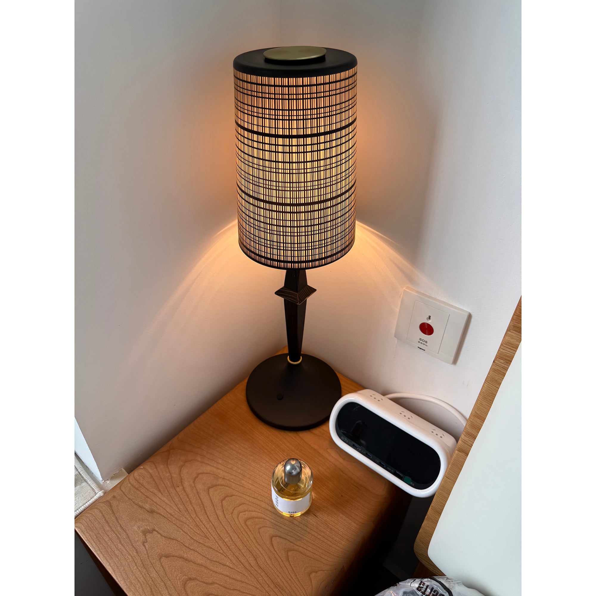 Devon Black Table Lamp (Built-in Battery)