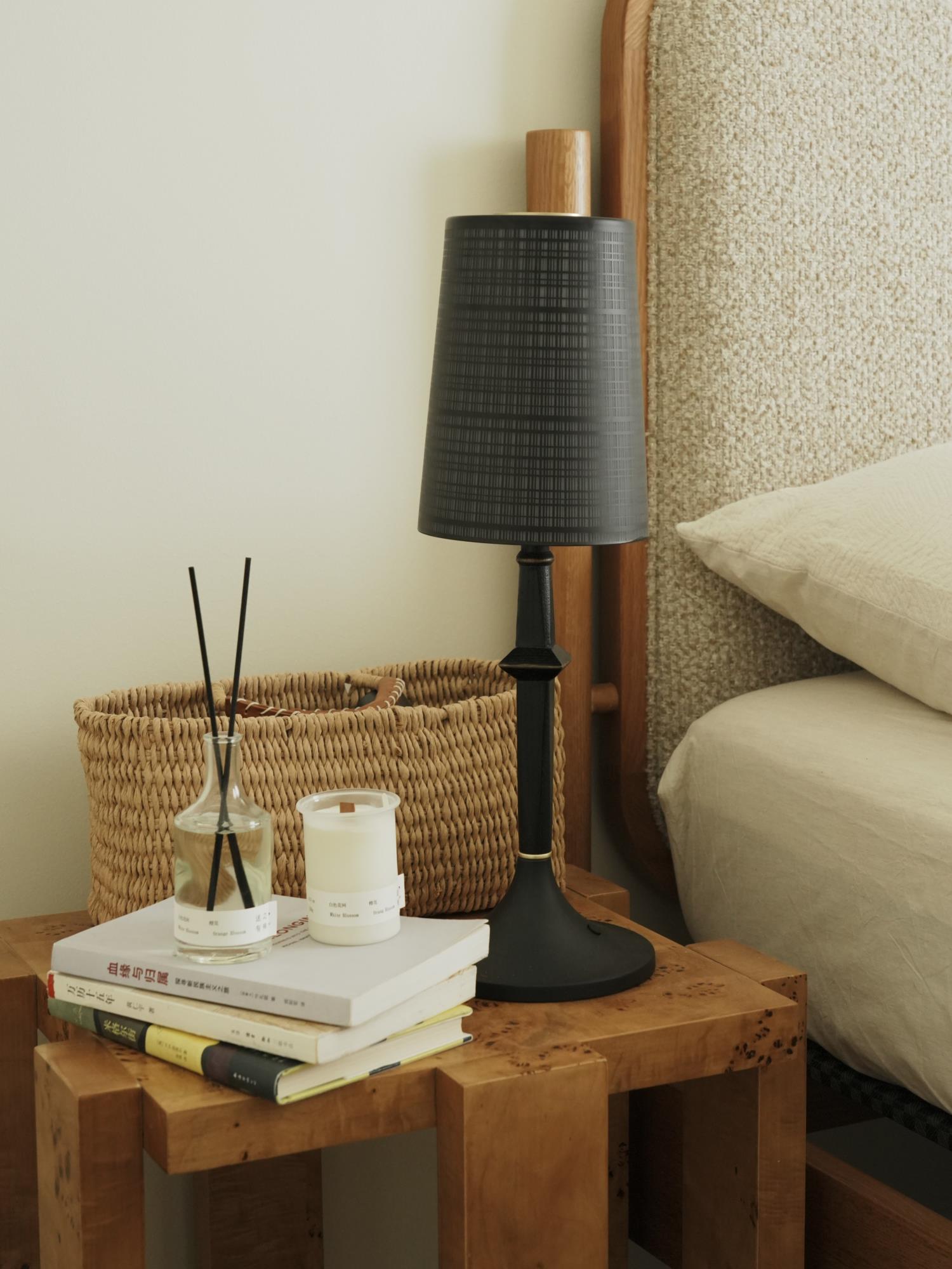 Devon Black Table Lamp (Built-in Battery)