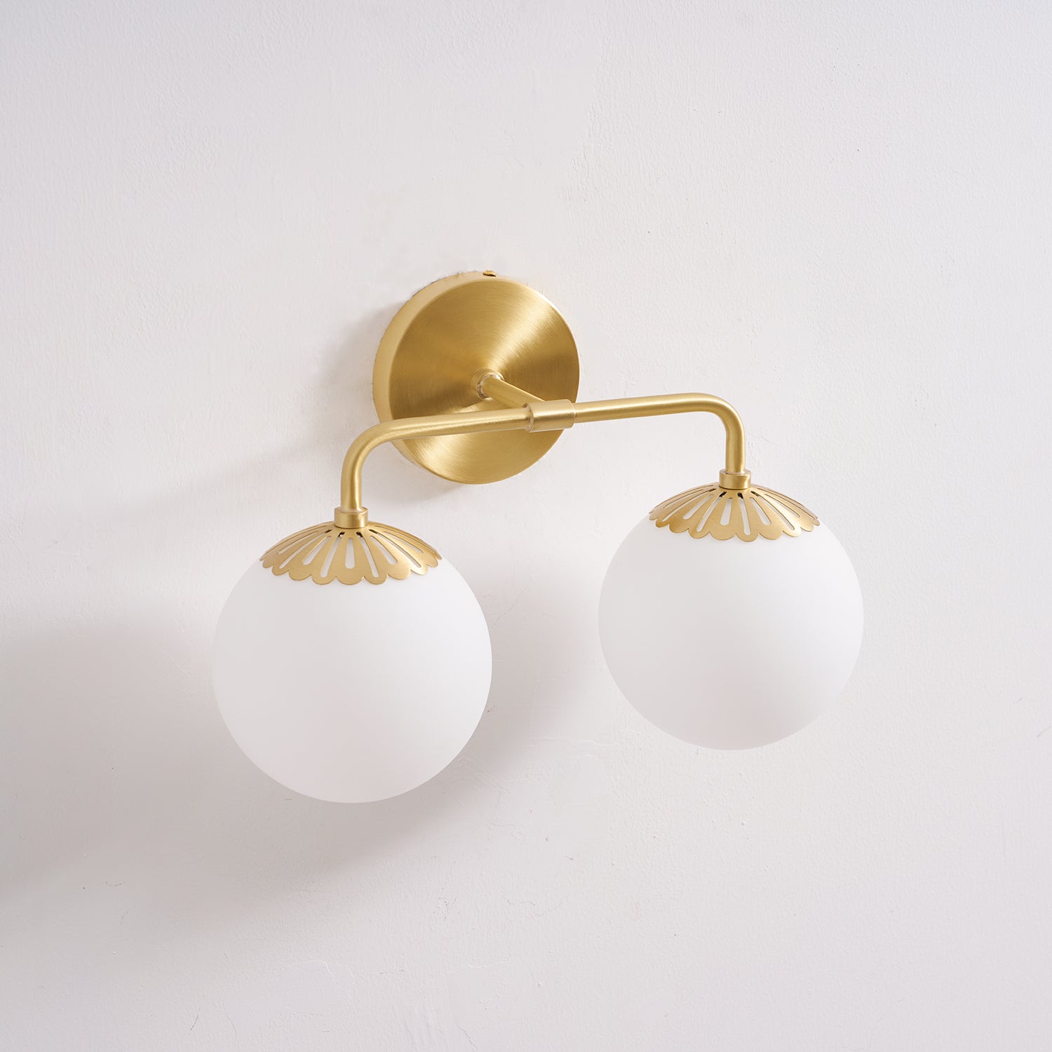 Dewdrop Globe Sconce