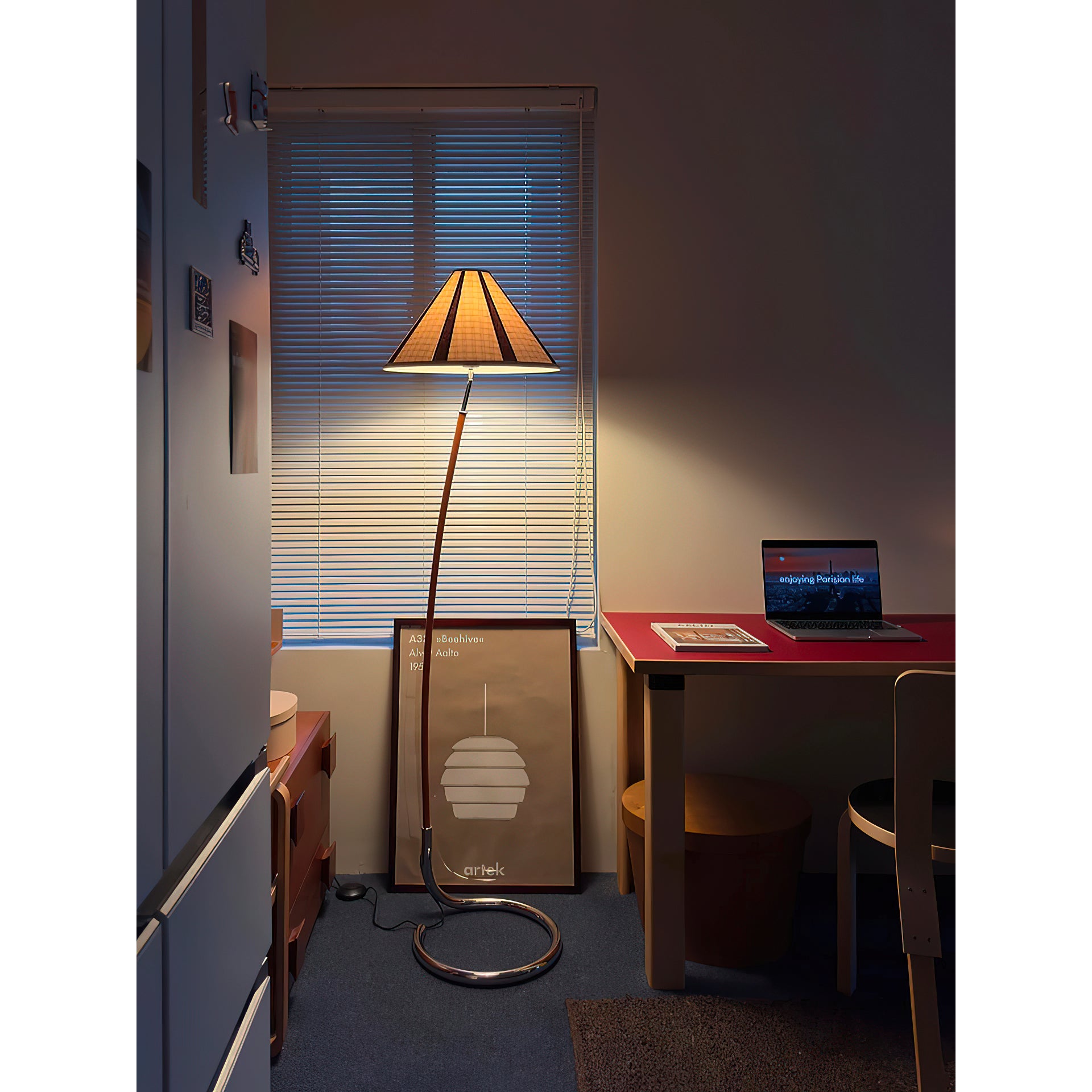 Dornstab Floor Lamp