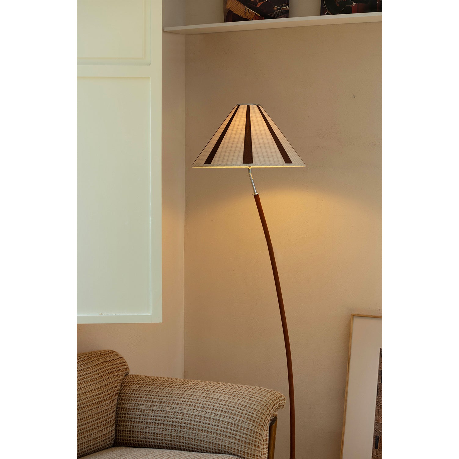 Dornstab Floor Lamp