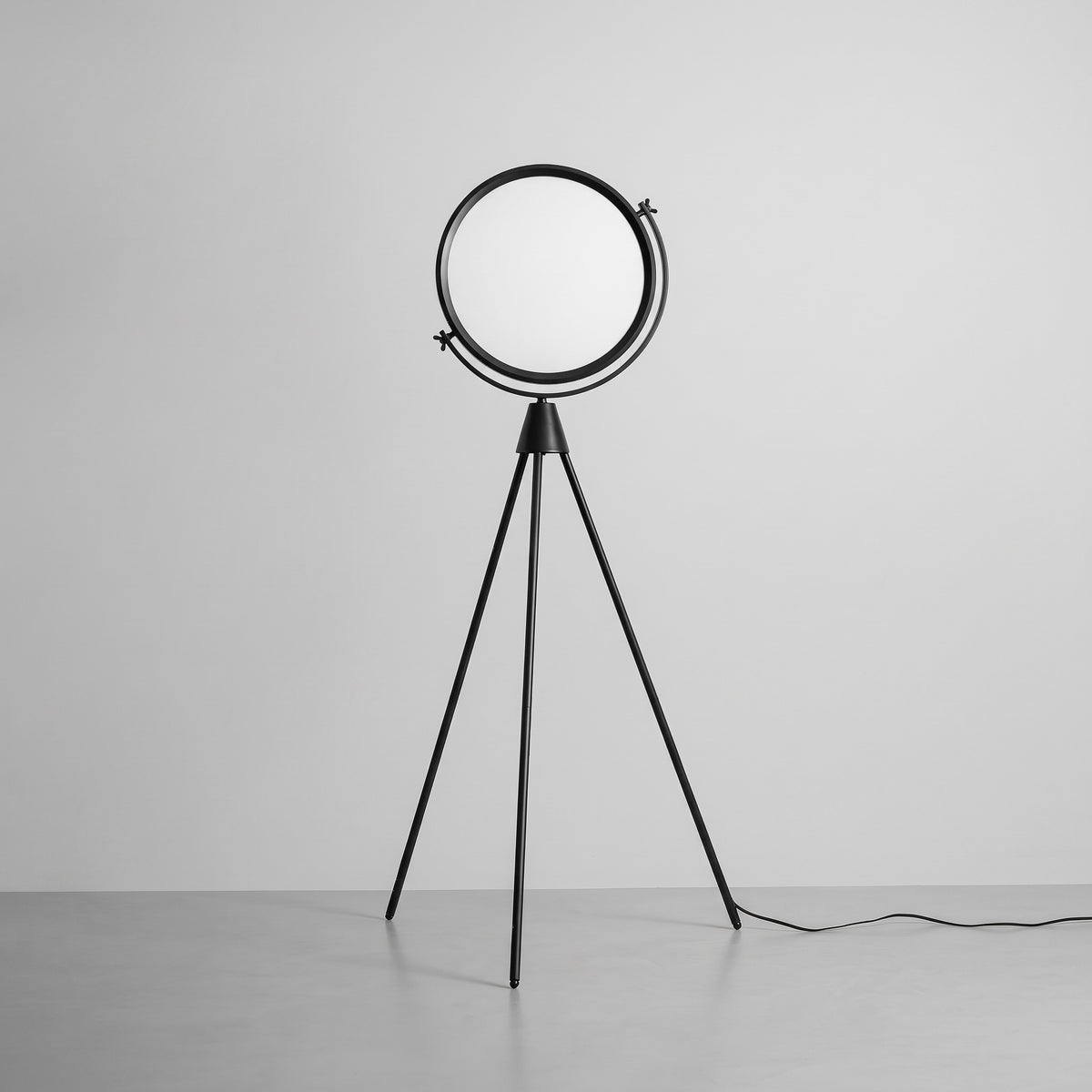 Lampada da Terra Tripode Eclipse