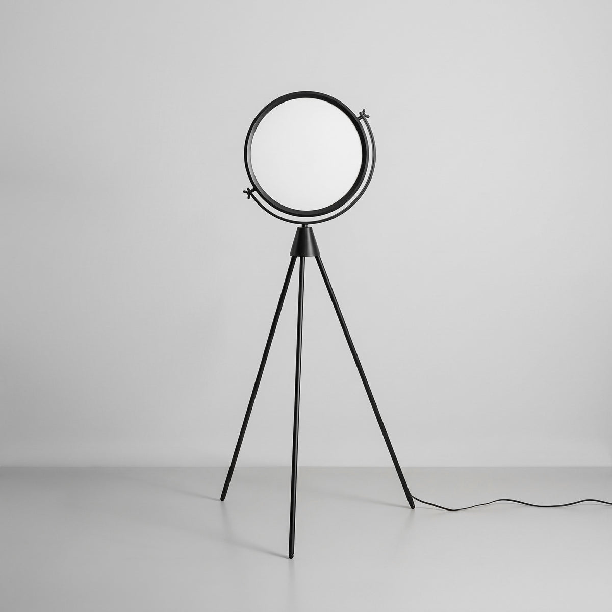 Lampada da Terra Tripode Eclipse