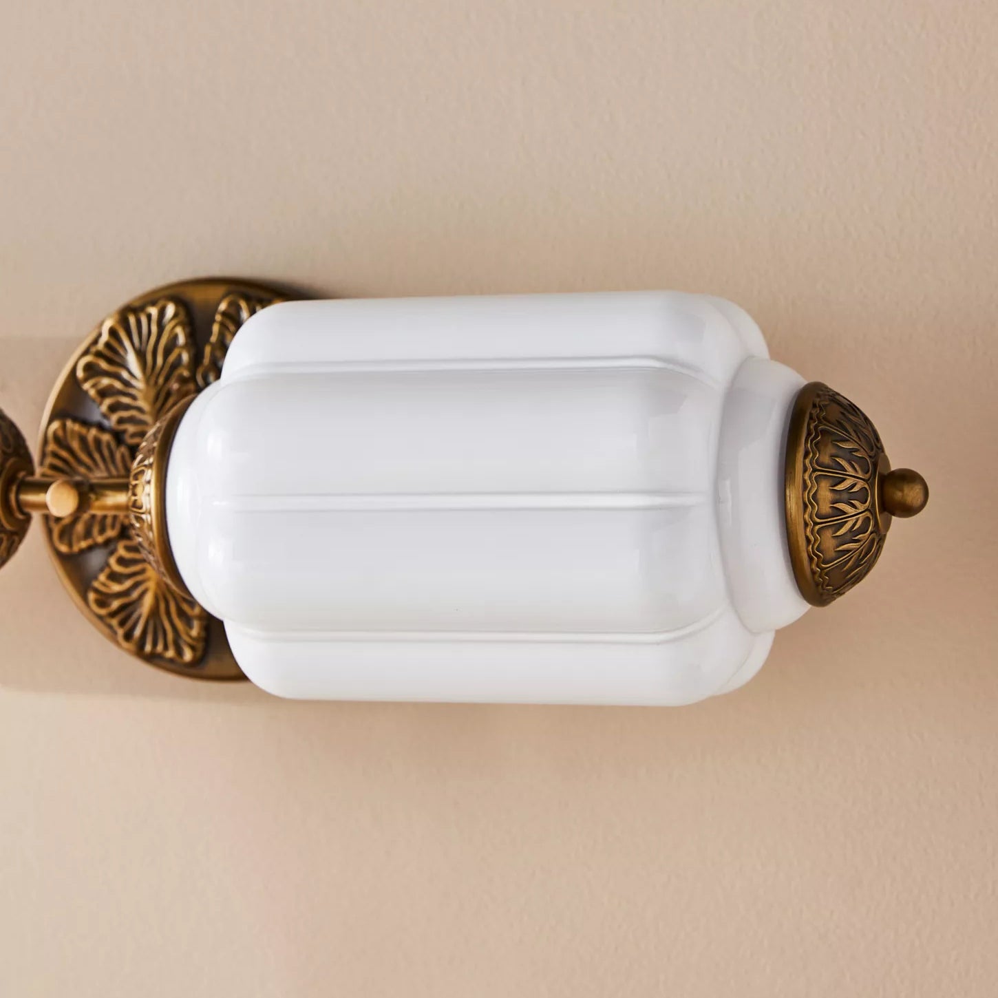 Eloise Scallop Glass Sconce