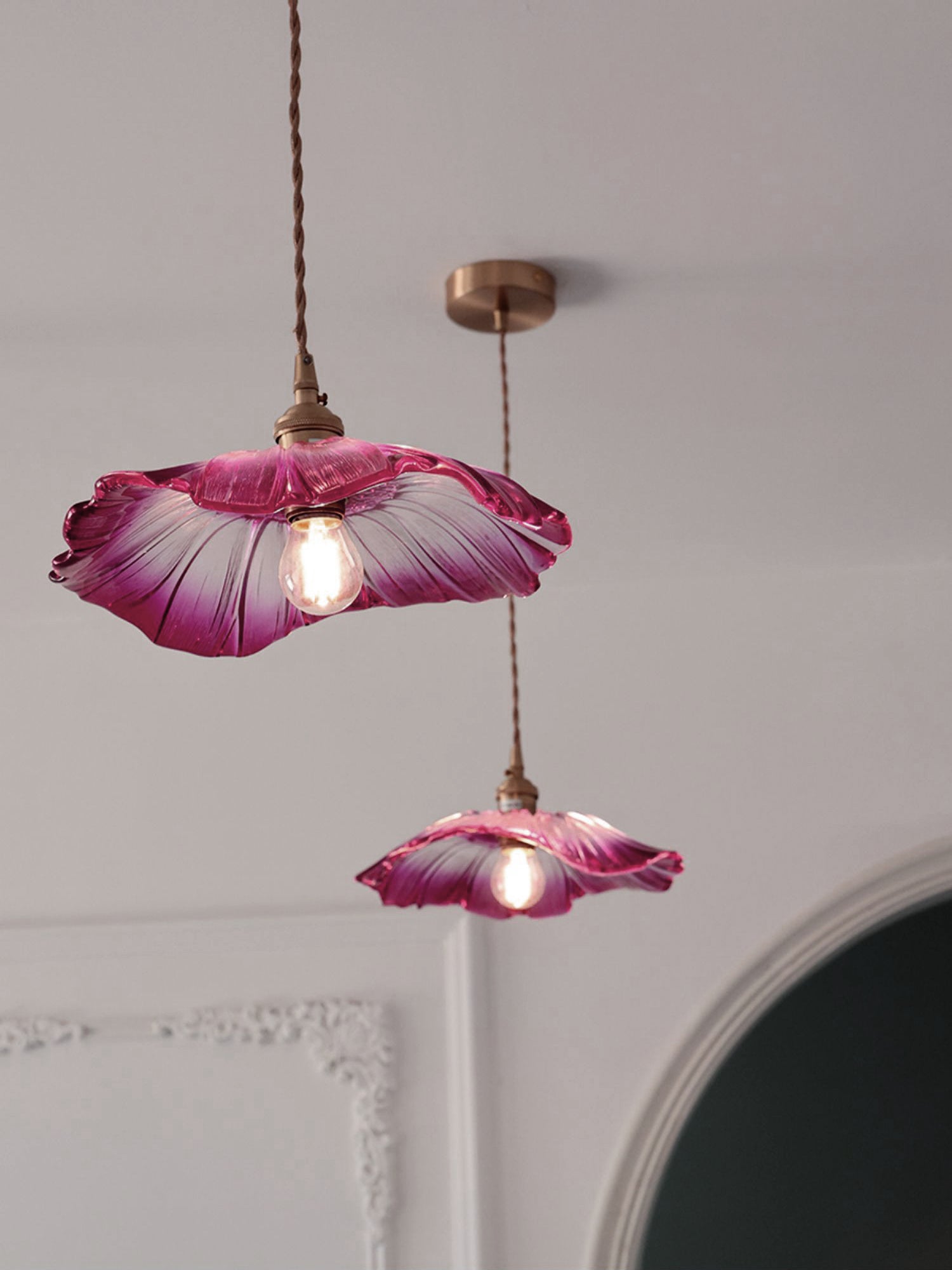 Lampe à suspension en verre à fleurs