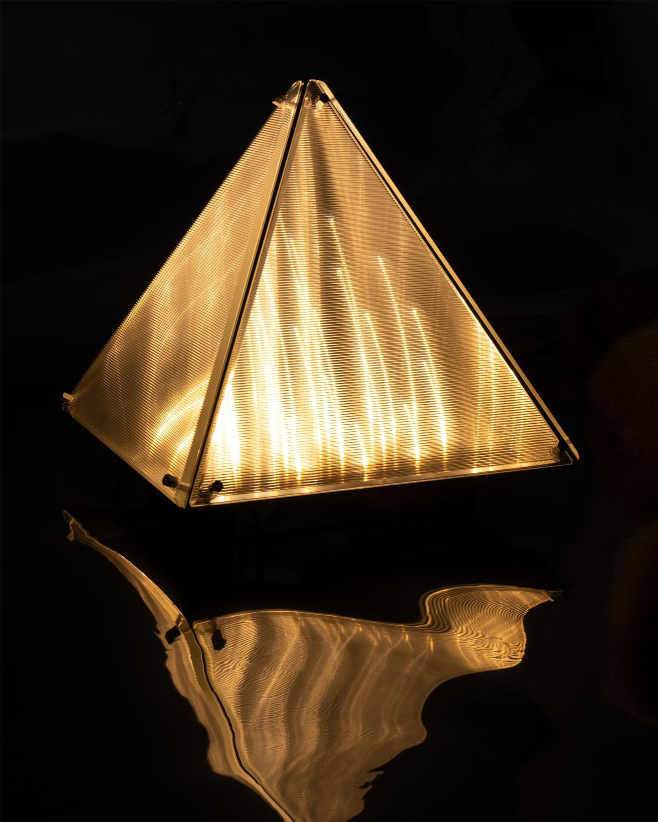 Fragment Table Lamp