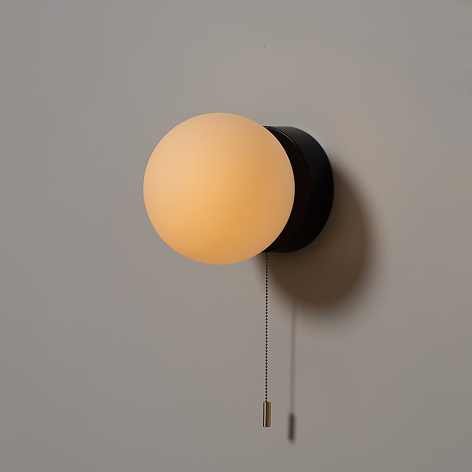 Gram Wall Lamp
