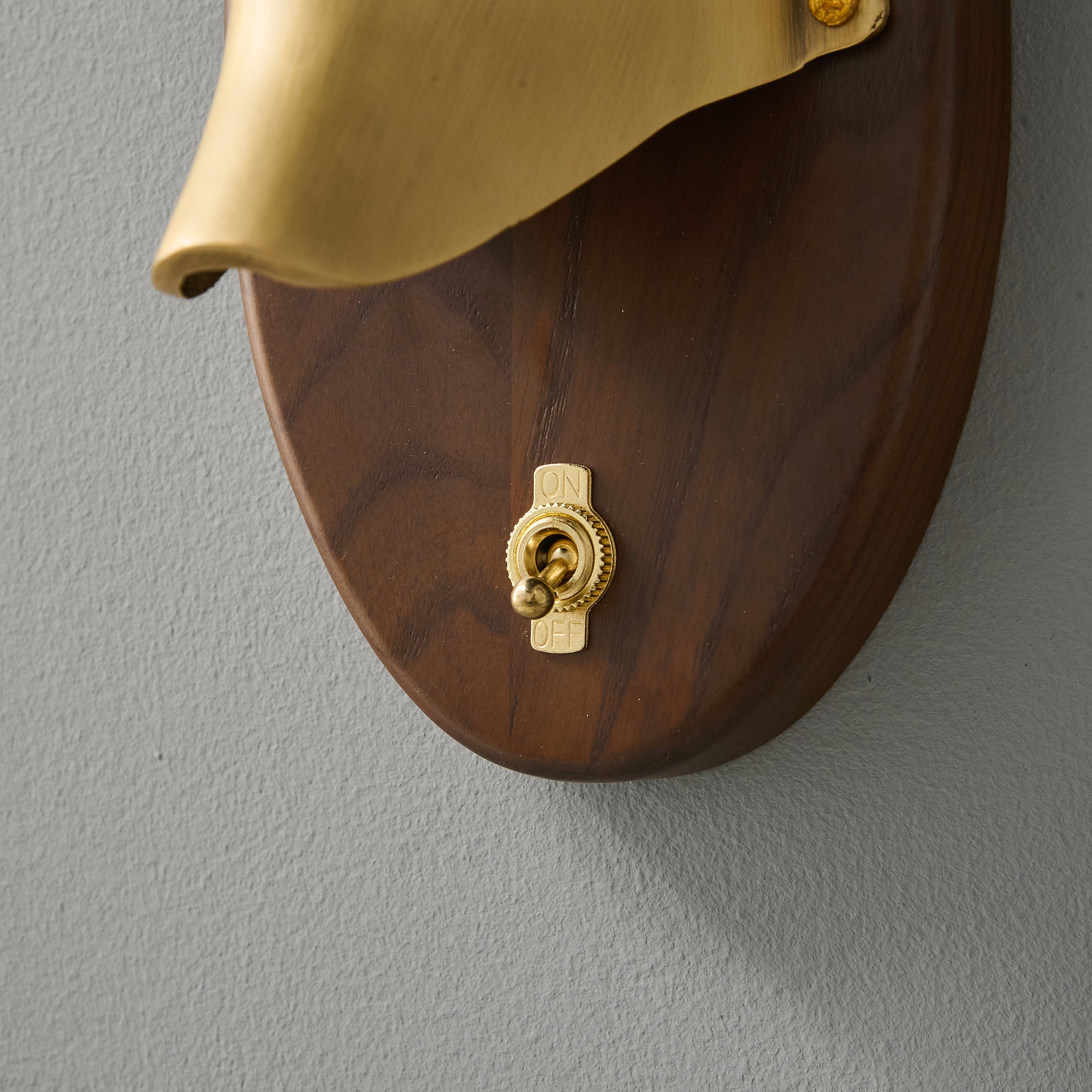 Grant Wall Lamp
