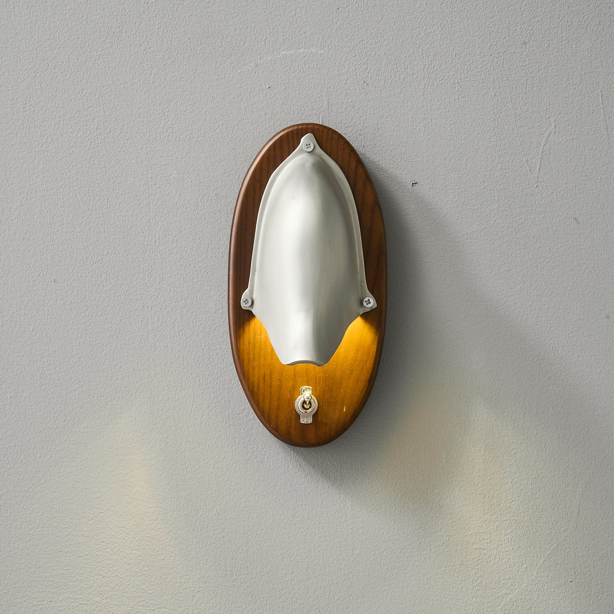 Grant Wall Lamp