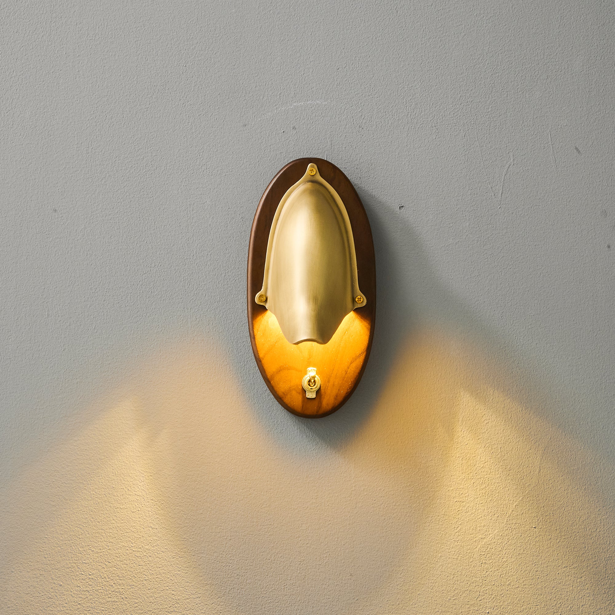 Grant Wall Lamp