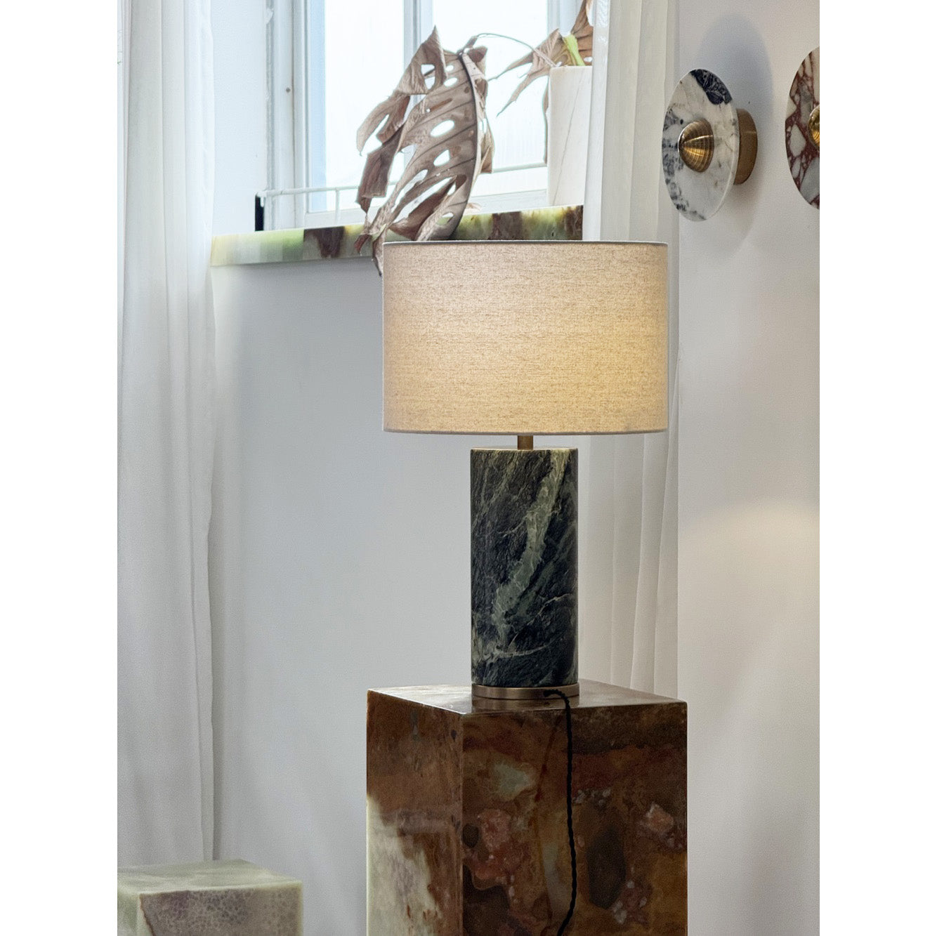 Gravity Table Lamp