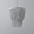 Bild in Galerie-Betrachter laden, Hammock Chandelier
