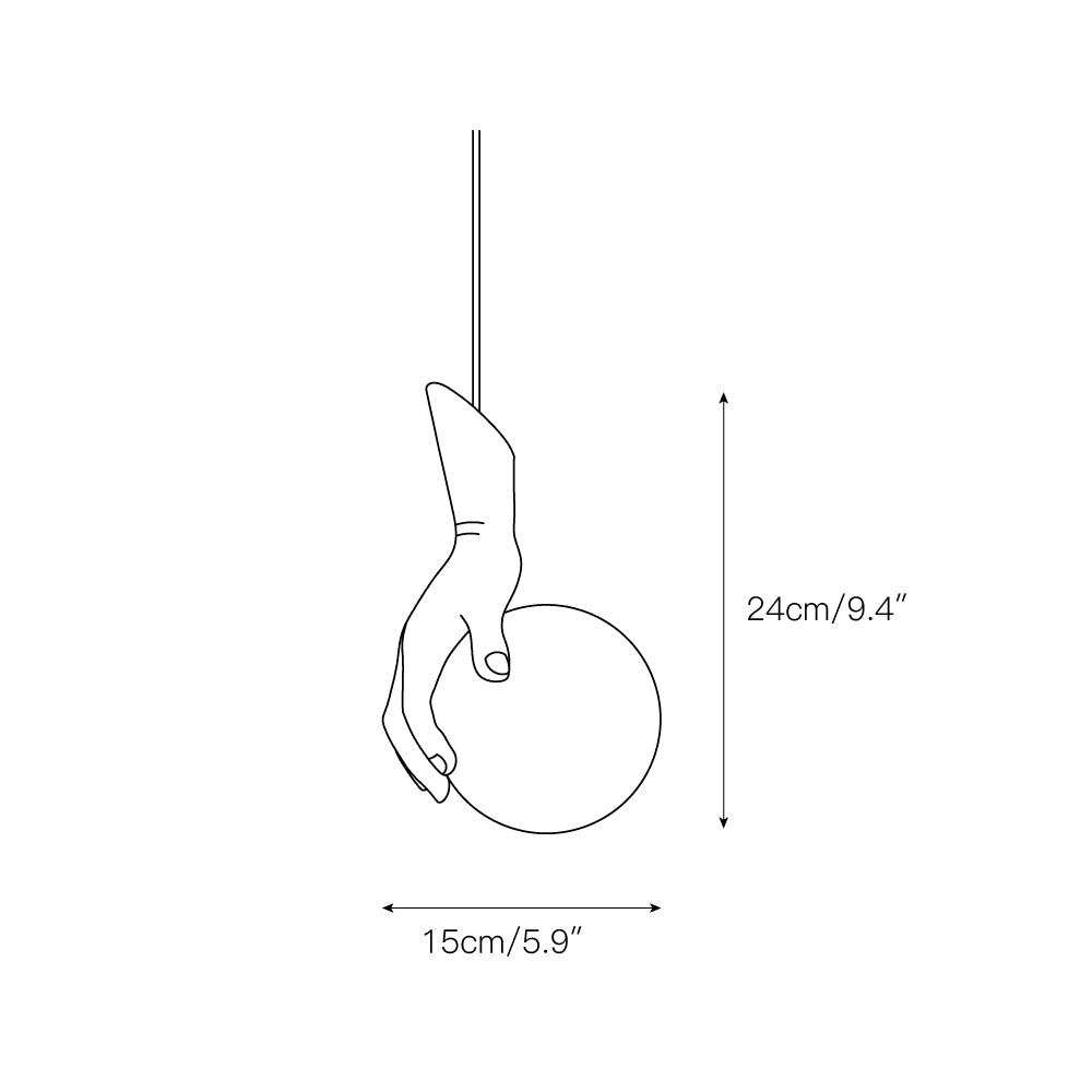 Hand hält Globus Pendelleuchte