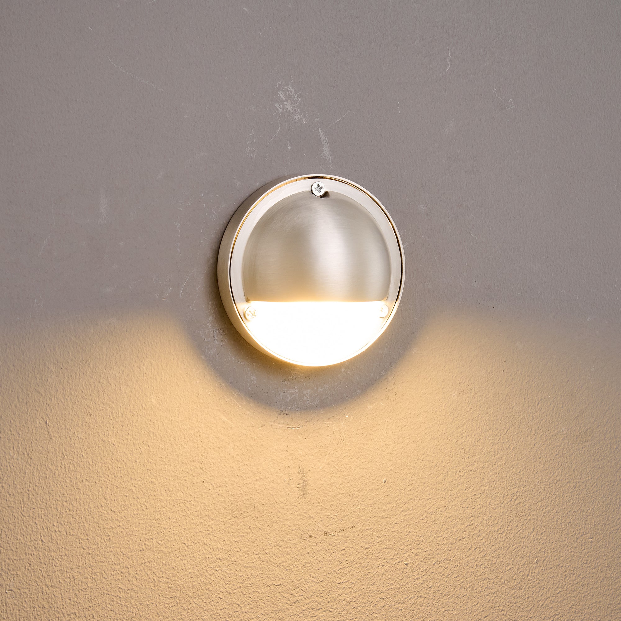 Hardy Wall Lamp
