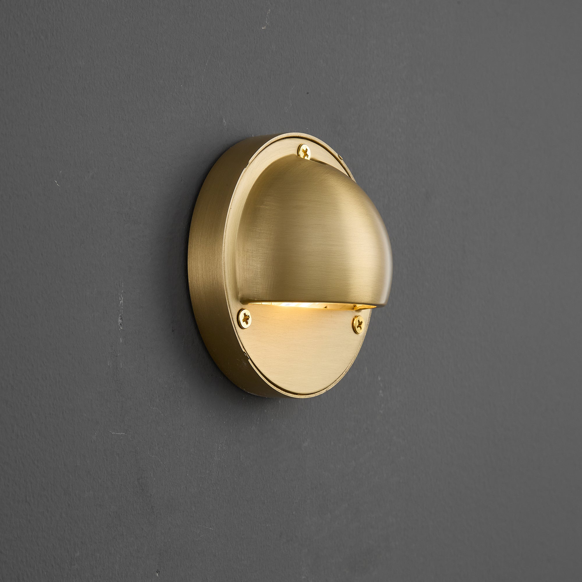 Hardy Wall Lamp