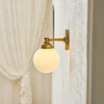 Charger l'image dans la visionneuse de la galerie, Hayes Glass Ball Wall Sconce
