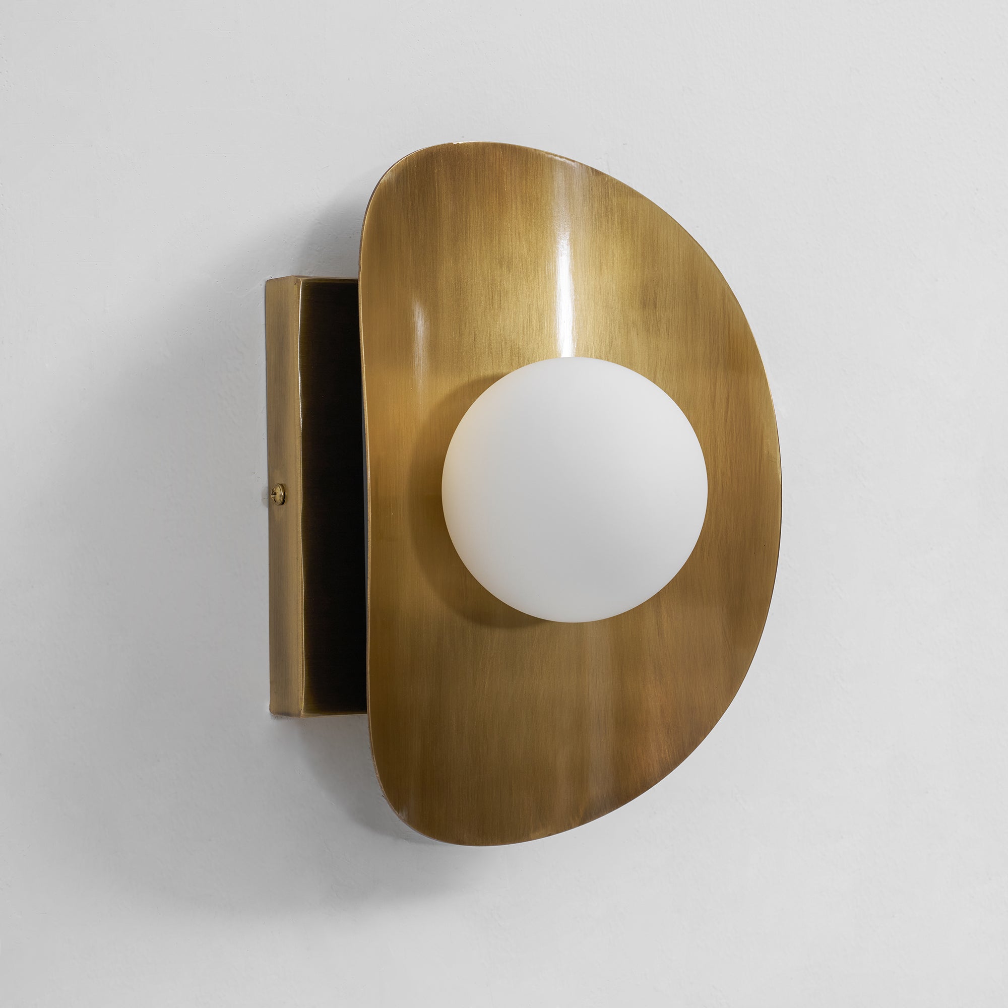 Hopper Wall Lamp