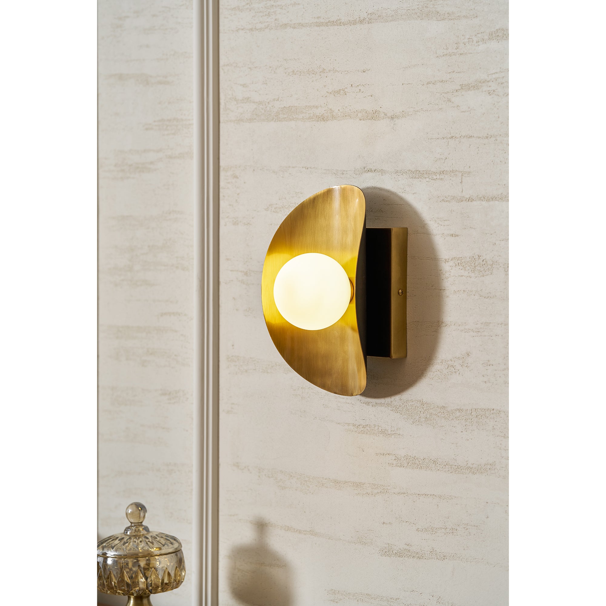 Hopper Wall Lamp
