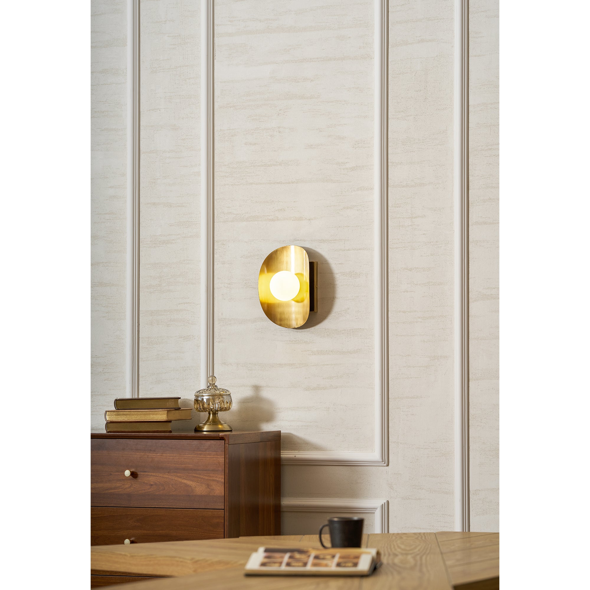 Hopper Wall Lamp