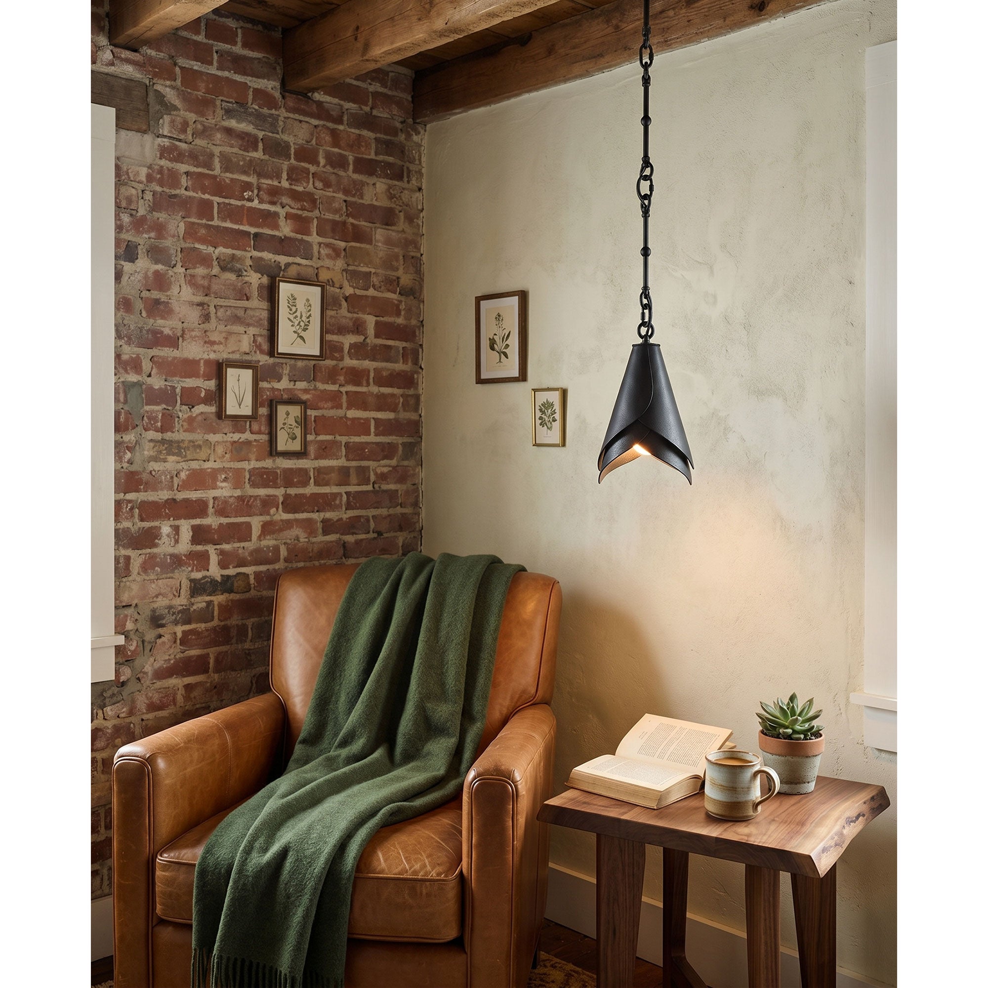 Horse Hoof Piel Pendant Lamp