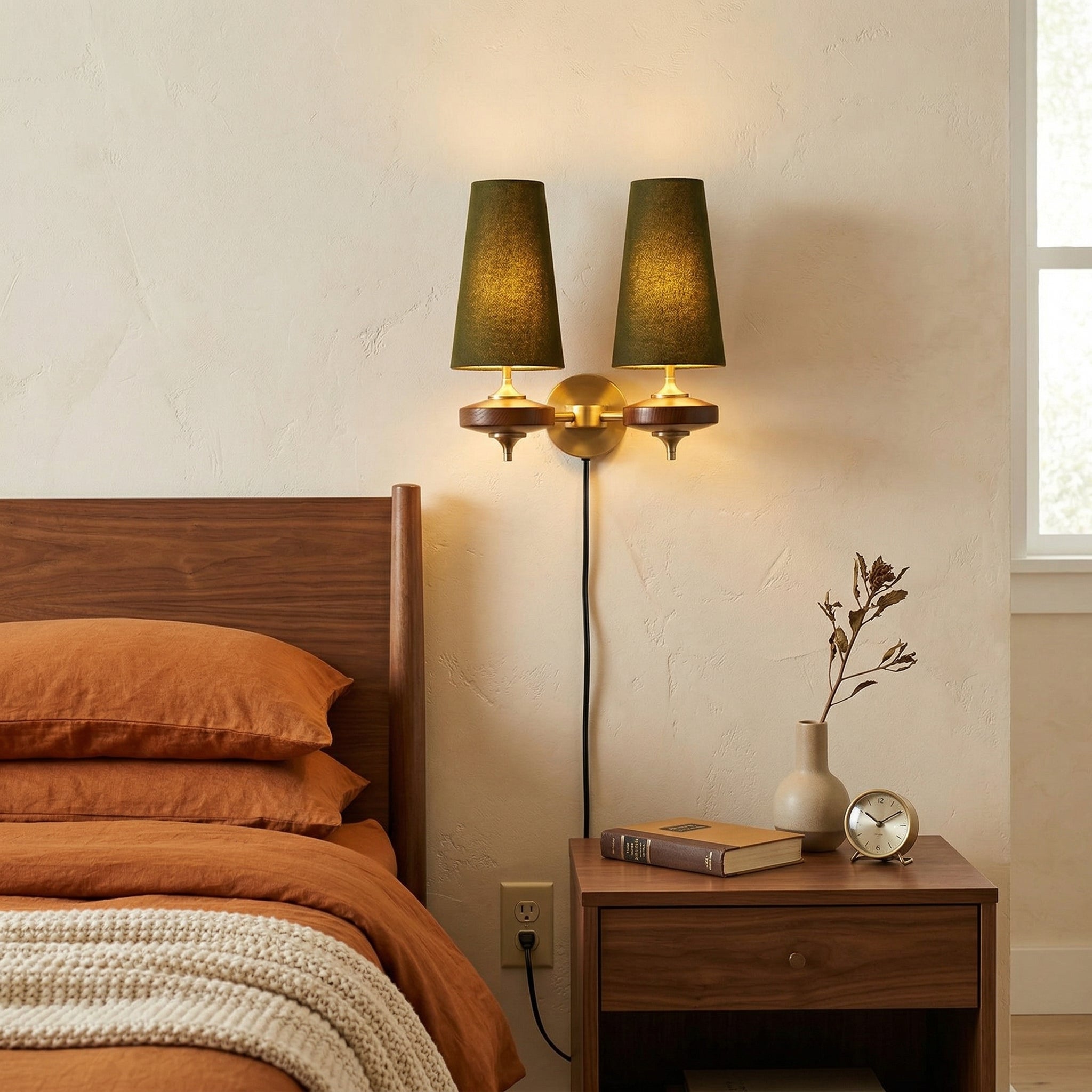 Hour Rho Plug-in Wall Lamp
