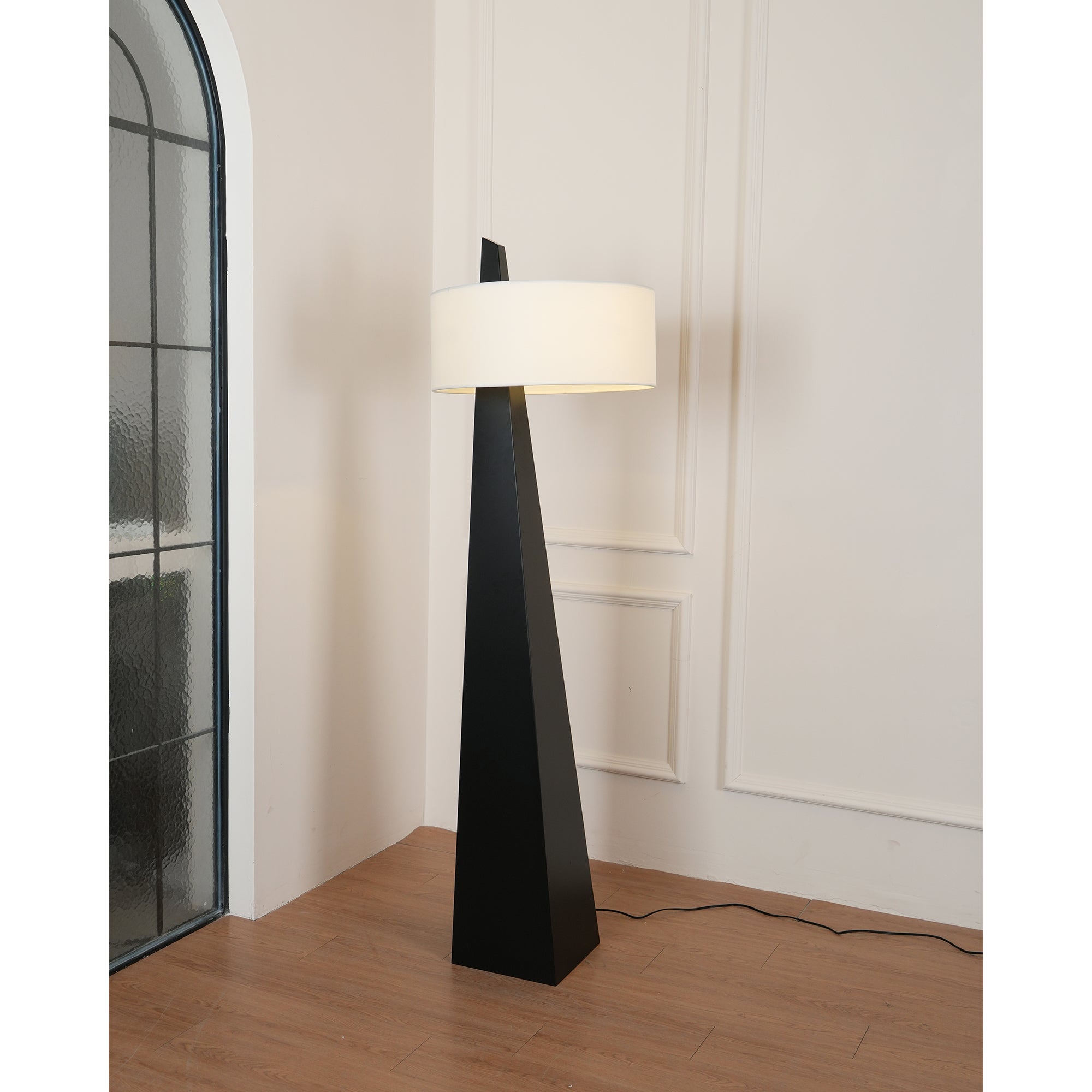 Lampadaire Obélisque Jett