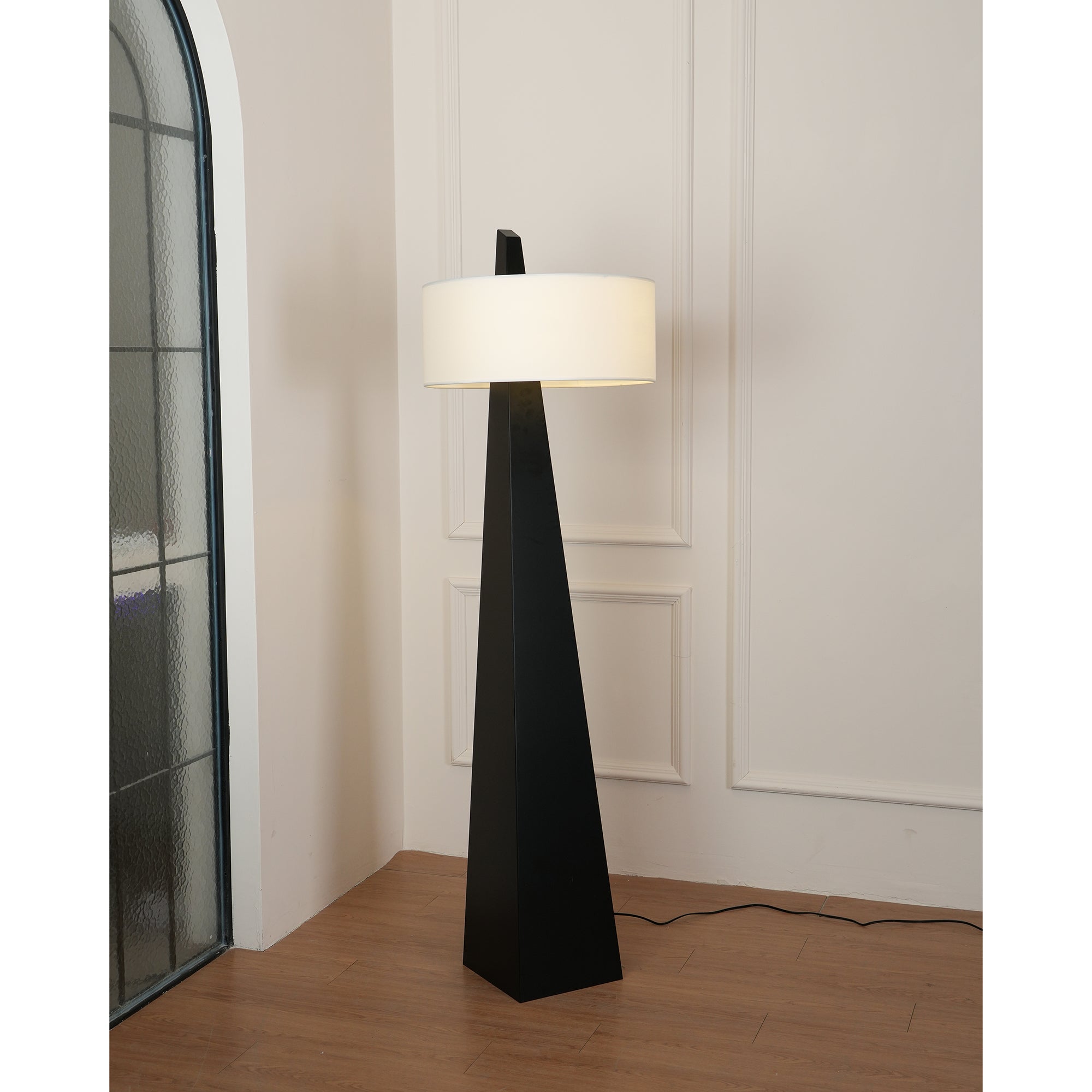 Lampadaire Obélisque Jett