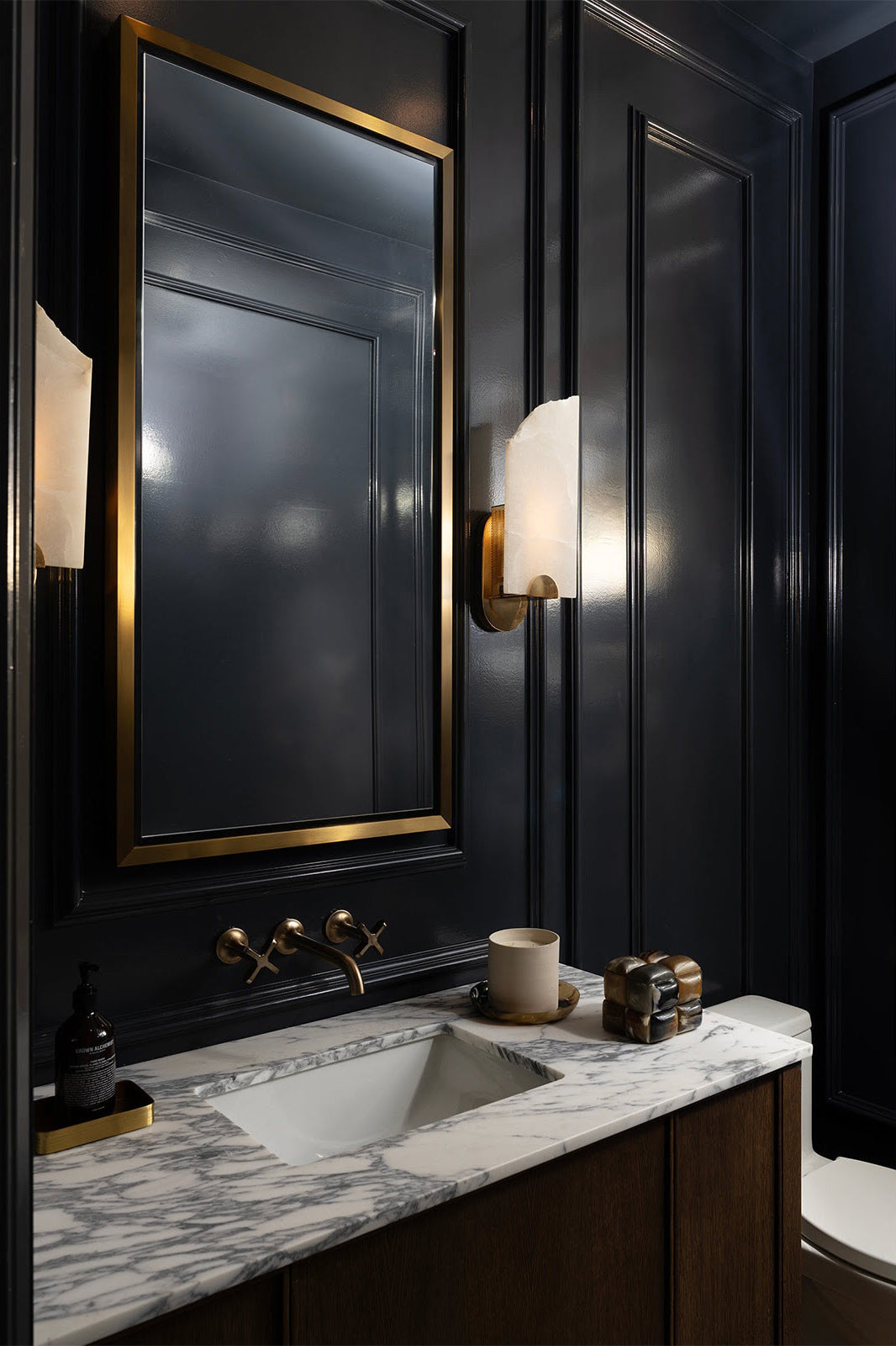 Jonah Alabaster Wall Lamp