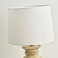 Bild in Galerie-Betrachter laden, Kamryn Table Lamp
