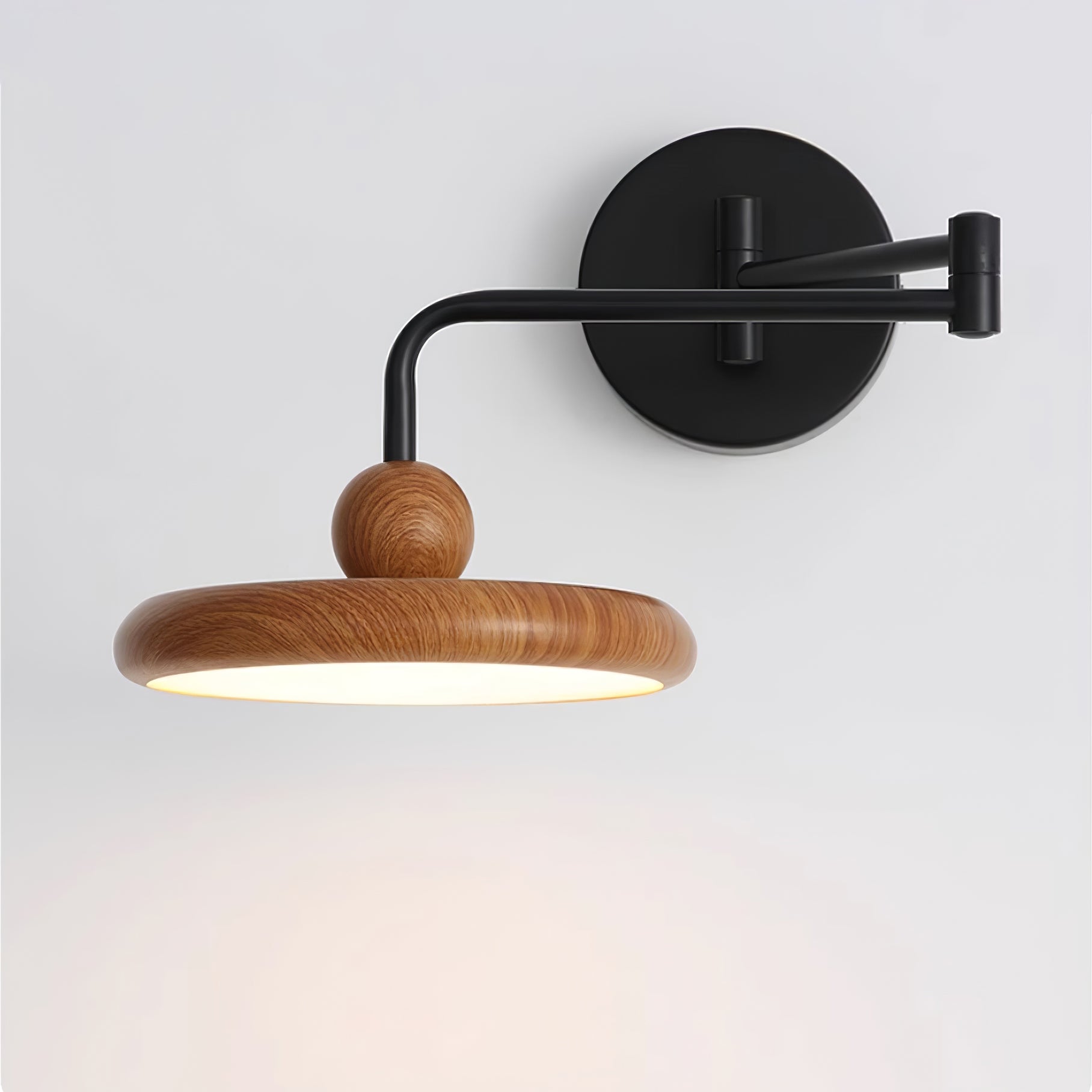 Karlin Wall Lamp