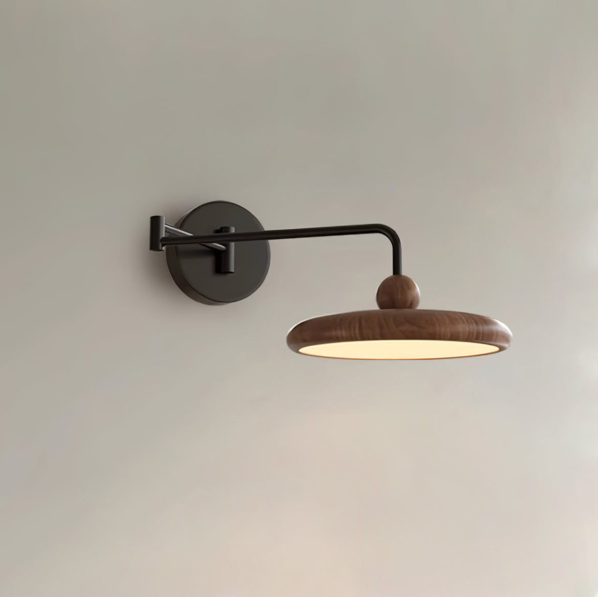 Karlin Wall Lamp