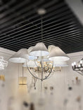 Bild in Galerie-Betrachter laden, Kinsley Chandelier
