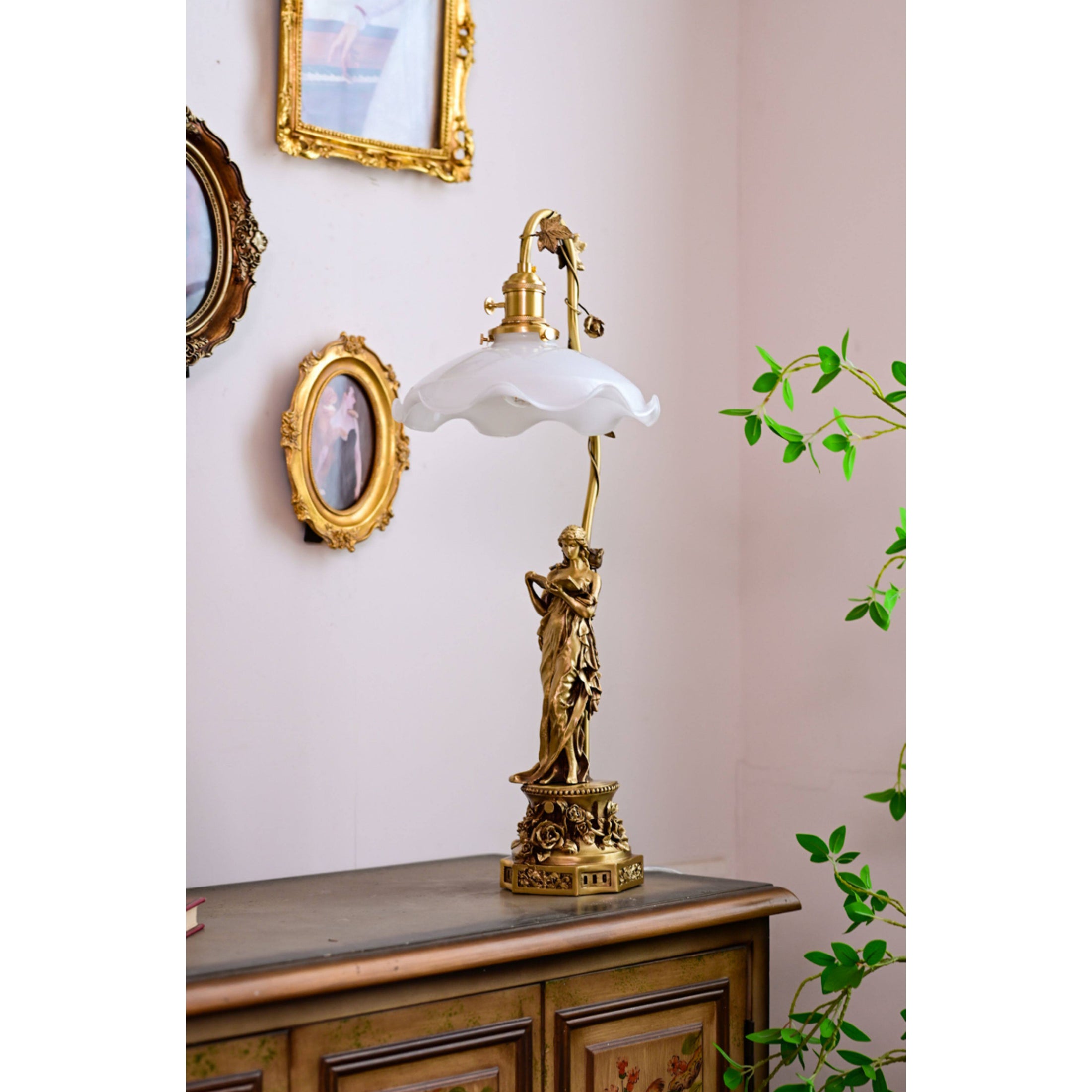 Lady Statue Glass Table Lamp