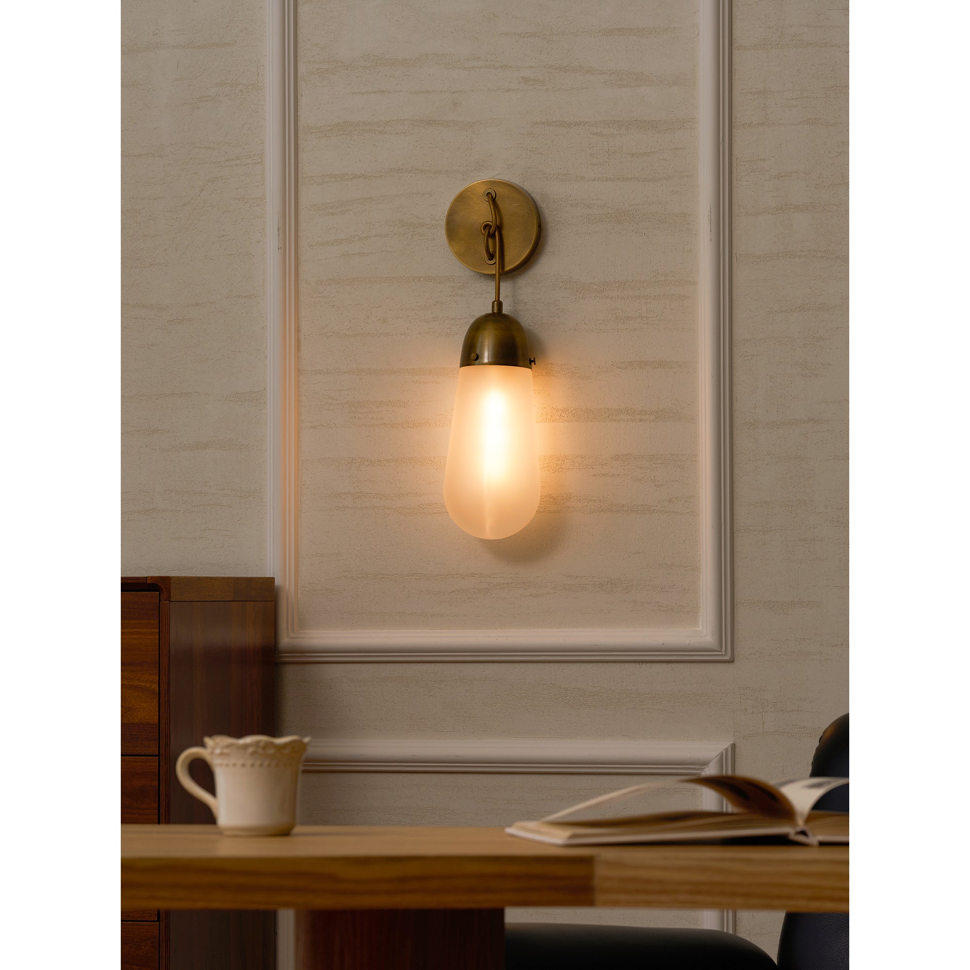 Lariat Wall Lamp