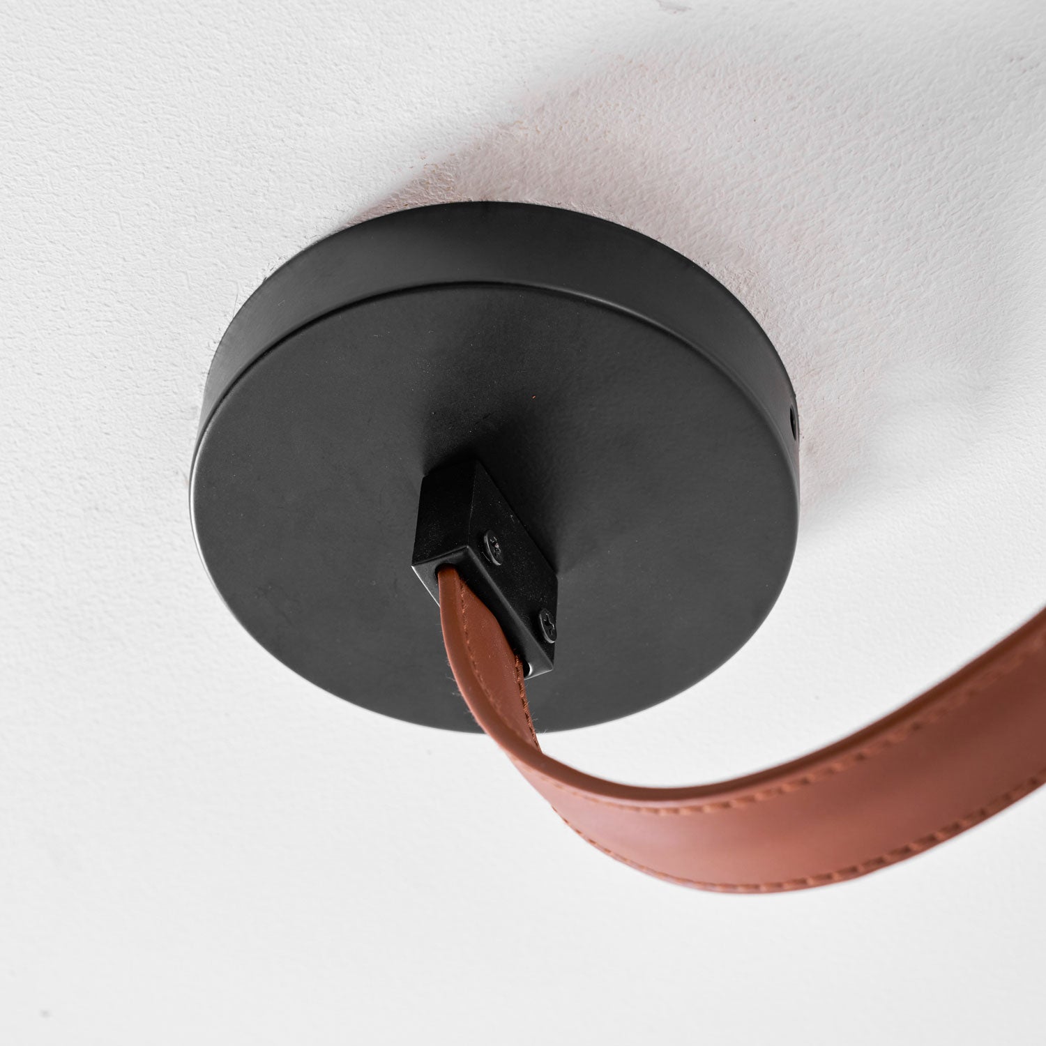 Light Rail Leather Pendant Lamp