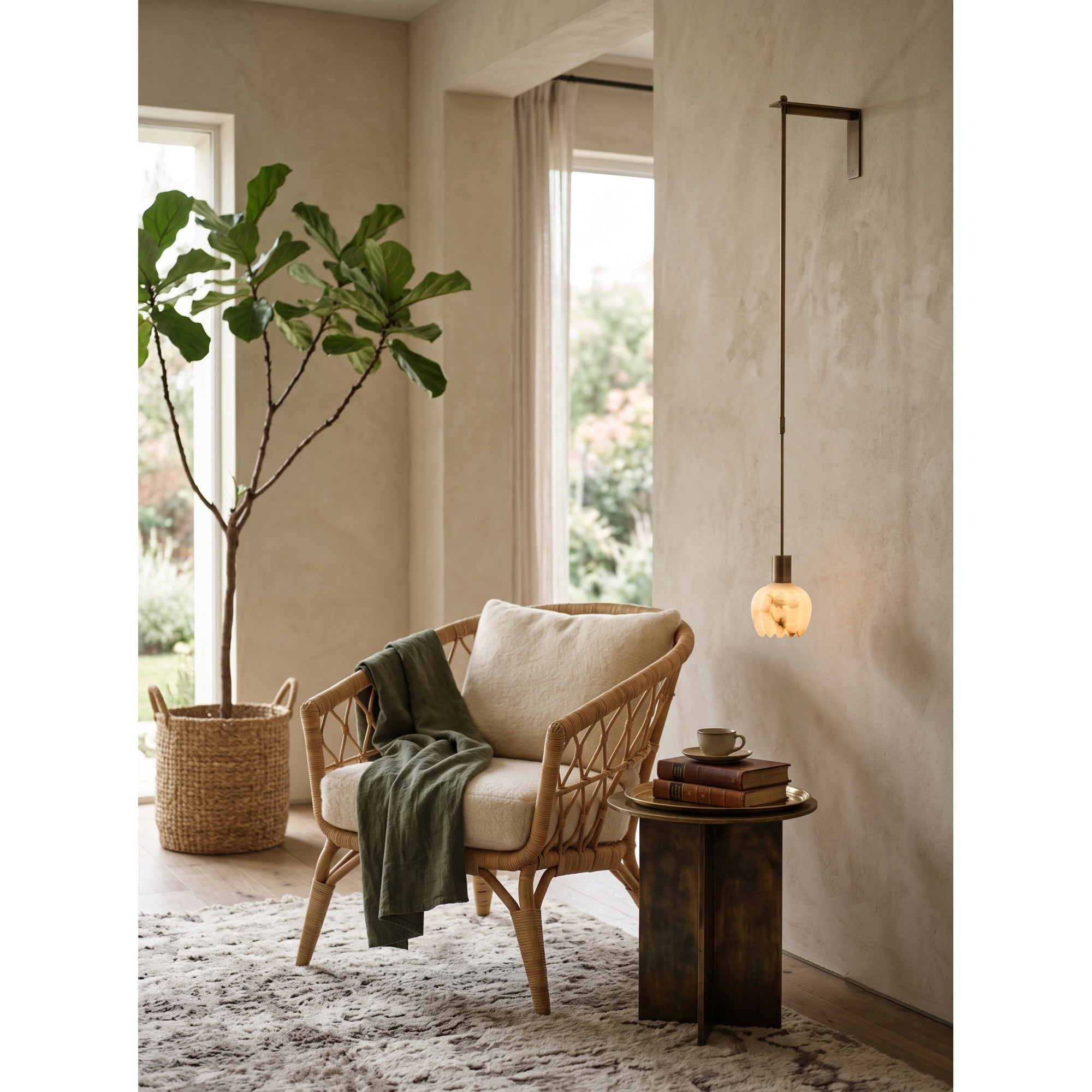 Lilin Alabaster Wall Lamp