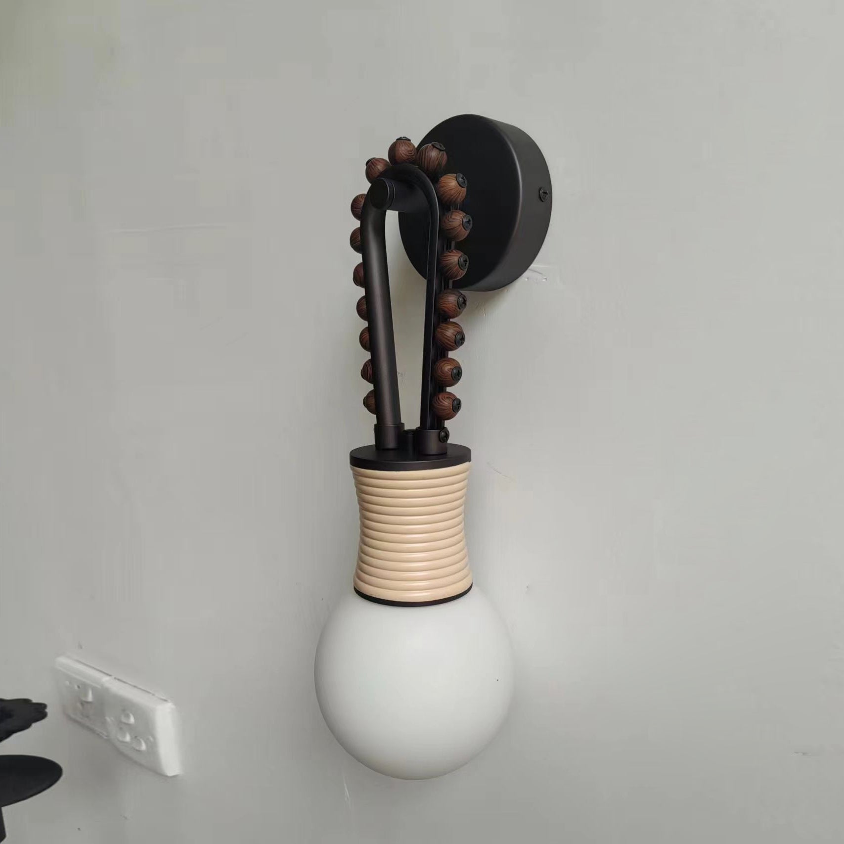 Loop Wall Lamp