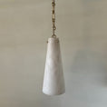 Bild in Galerie-Betrachter laden, Lucca Alabaster Chandelier
